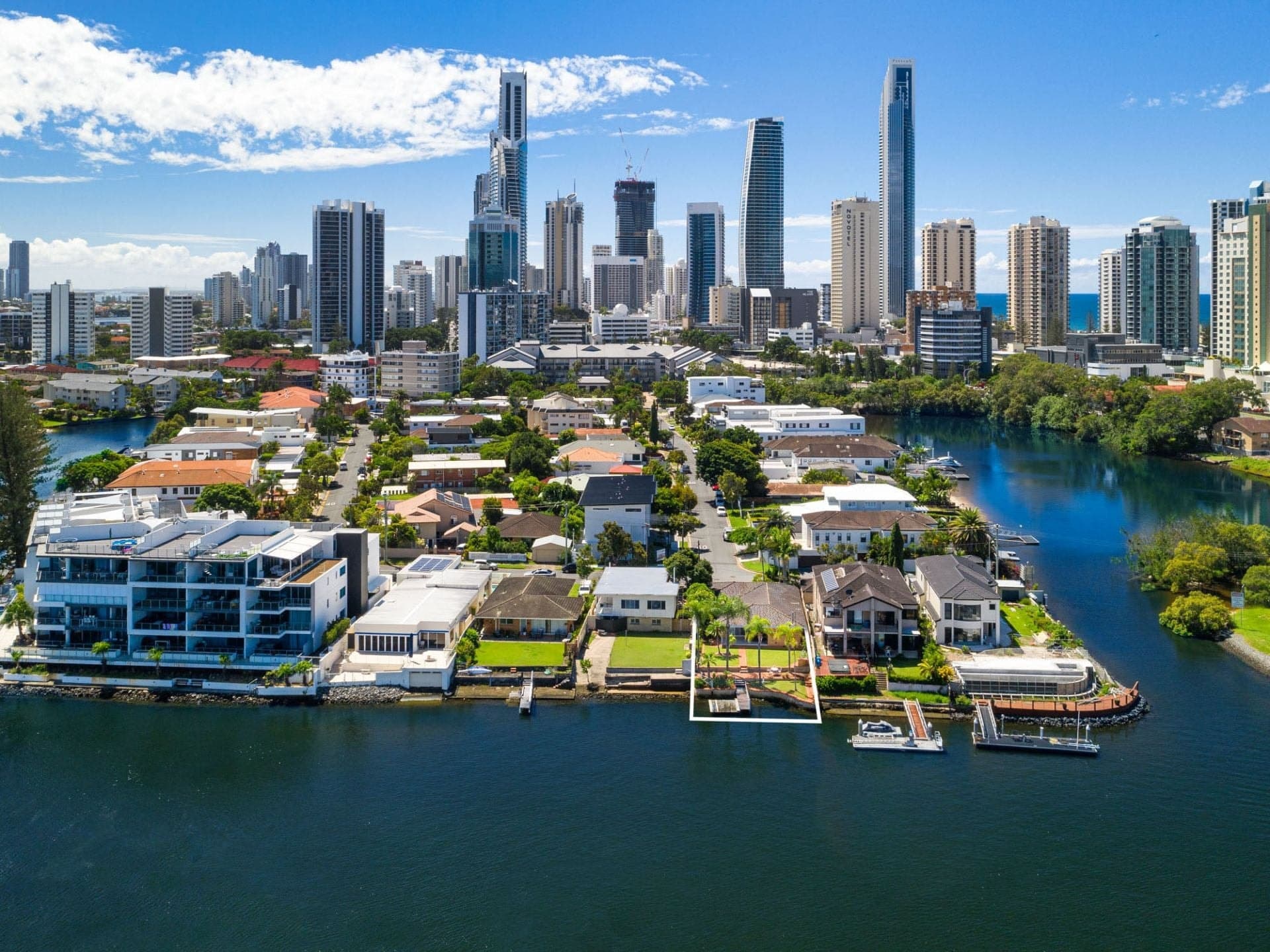 36 Paradise Island, Surfers Paradise - Thumbnail 2