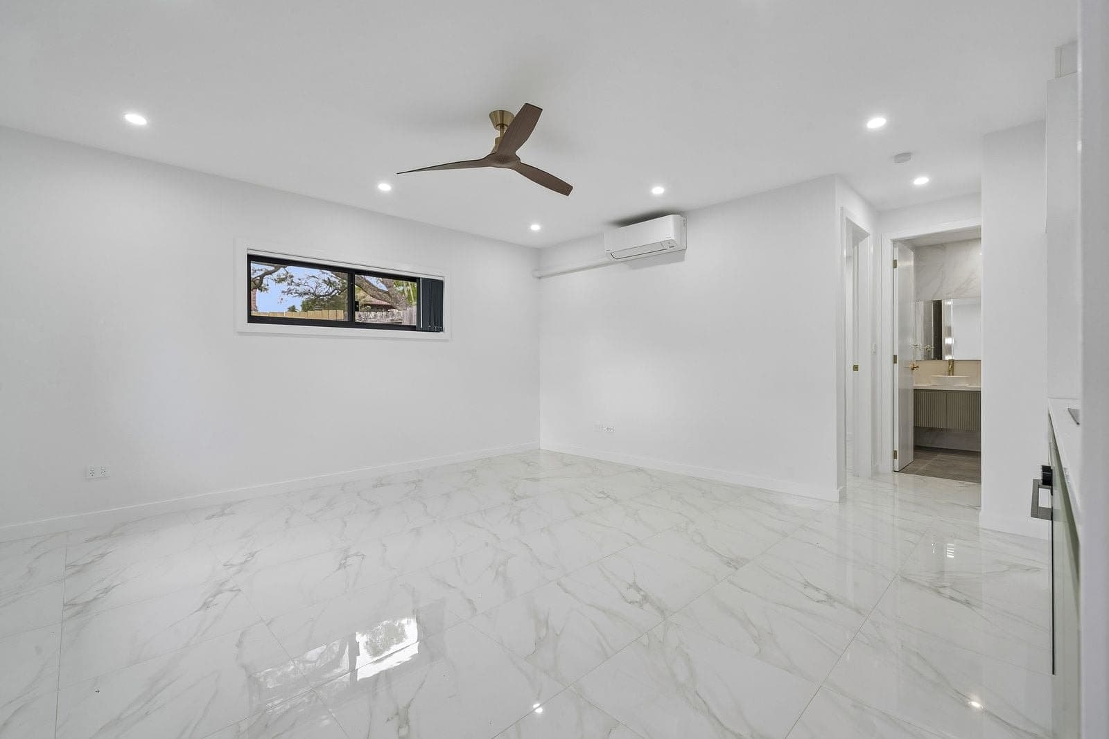 4A Tabell Close, Hornsby Heights, Hornsby - Thumbnail 3