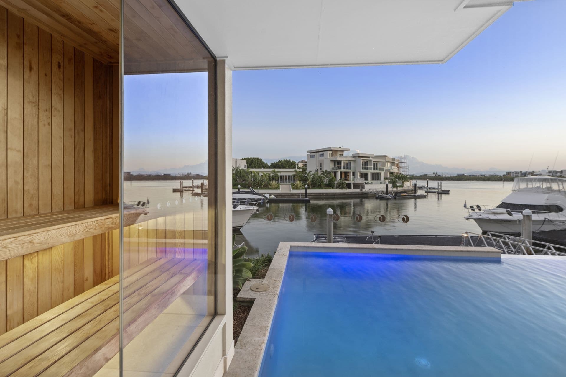 34 Knightsbridge Parade West, Sovereign Islands - Thumbnail 2