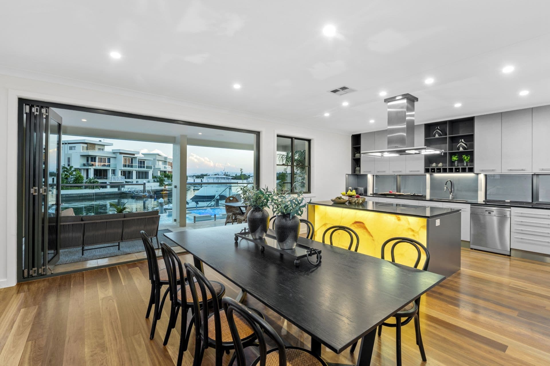 34 Knightsbridge Parade West, Sovereign Islands - Thumbnail 7