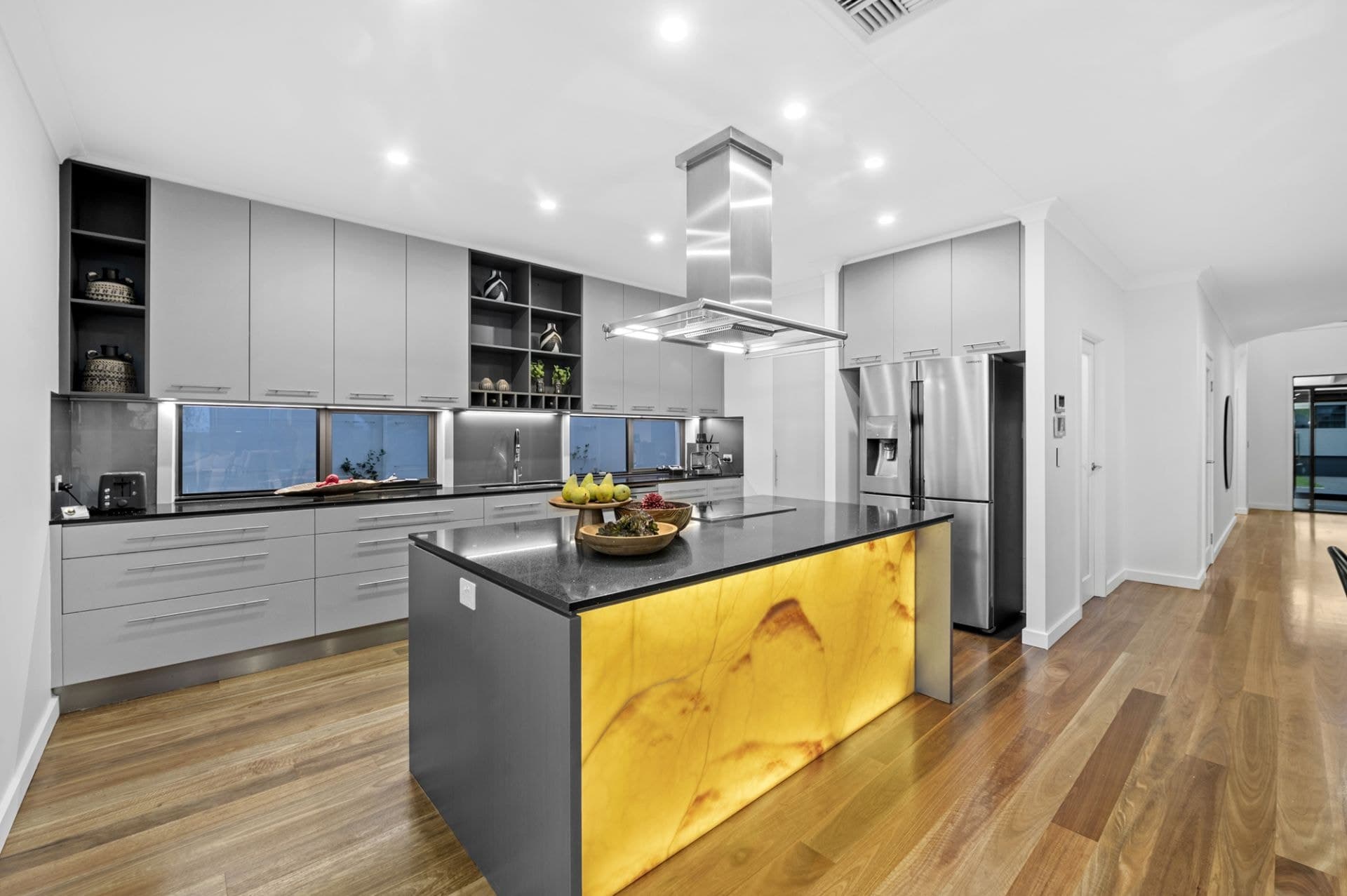 34 Knightsbridge Parade West, Sovereign Islands - Thumbnail 8