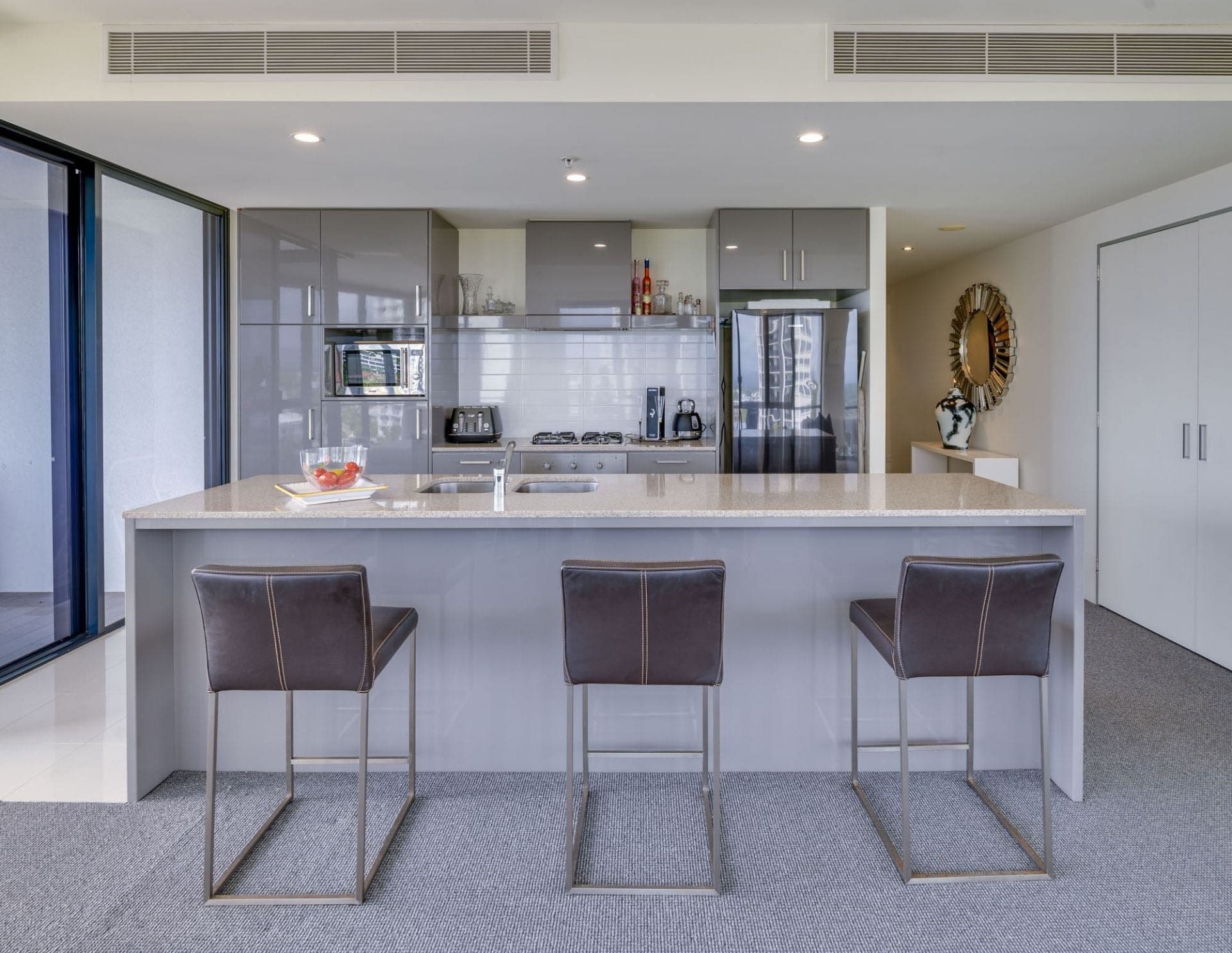 801/4 Wahroonga Place, Surfers Paradise - Thumbnail 3