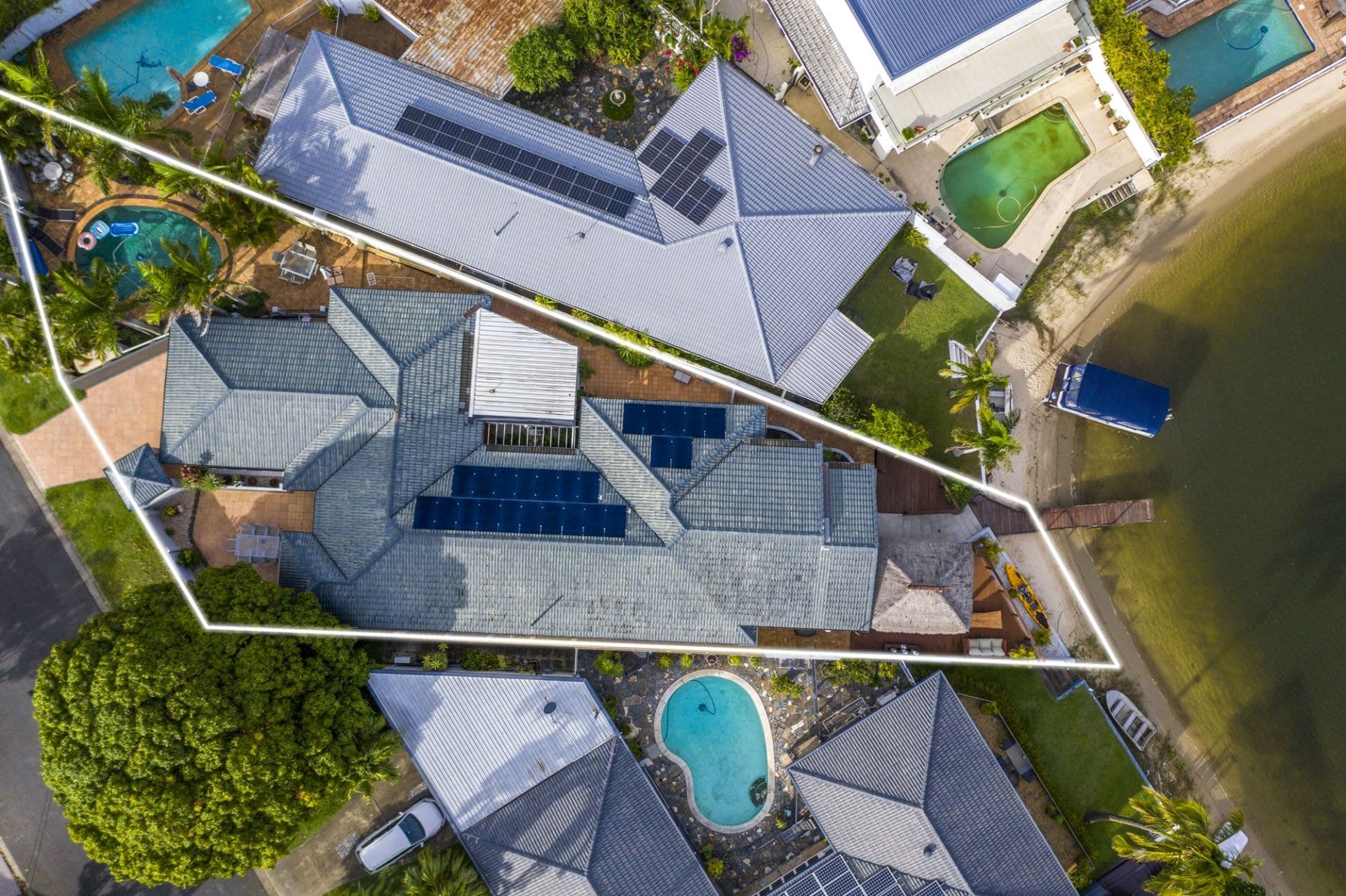 2 Etna Street, Isle Of Capri - Image 1