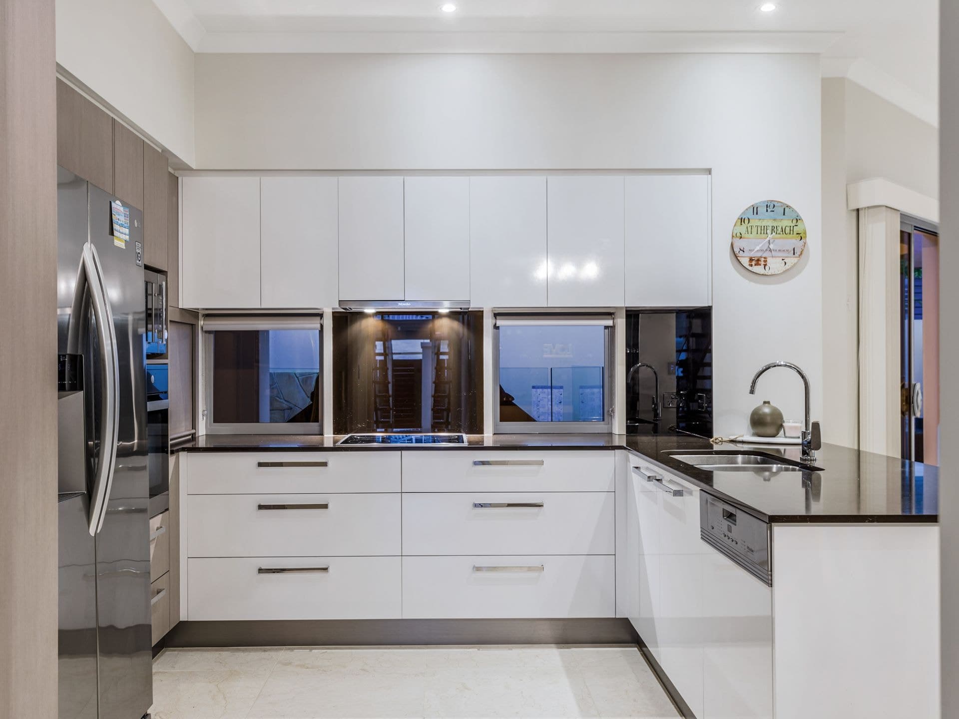 2/32 Tedder Avenue, Main Beach - Thumbnail 6