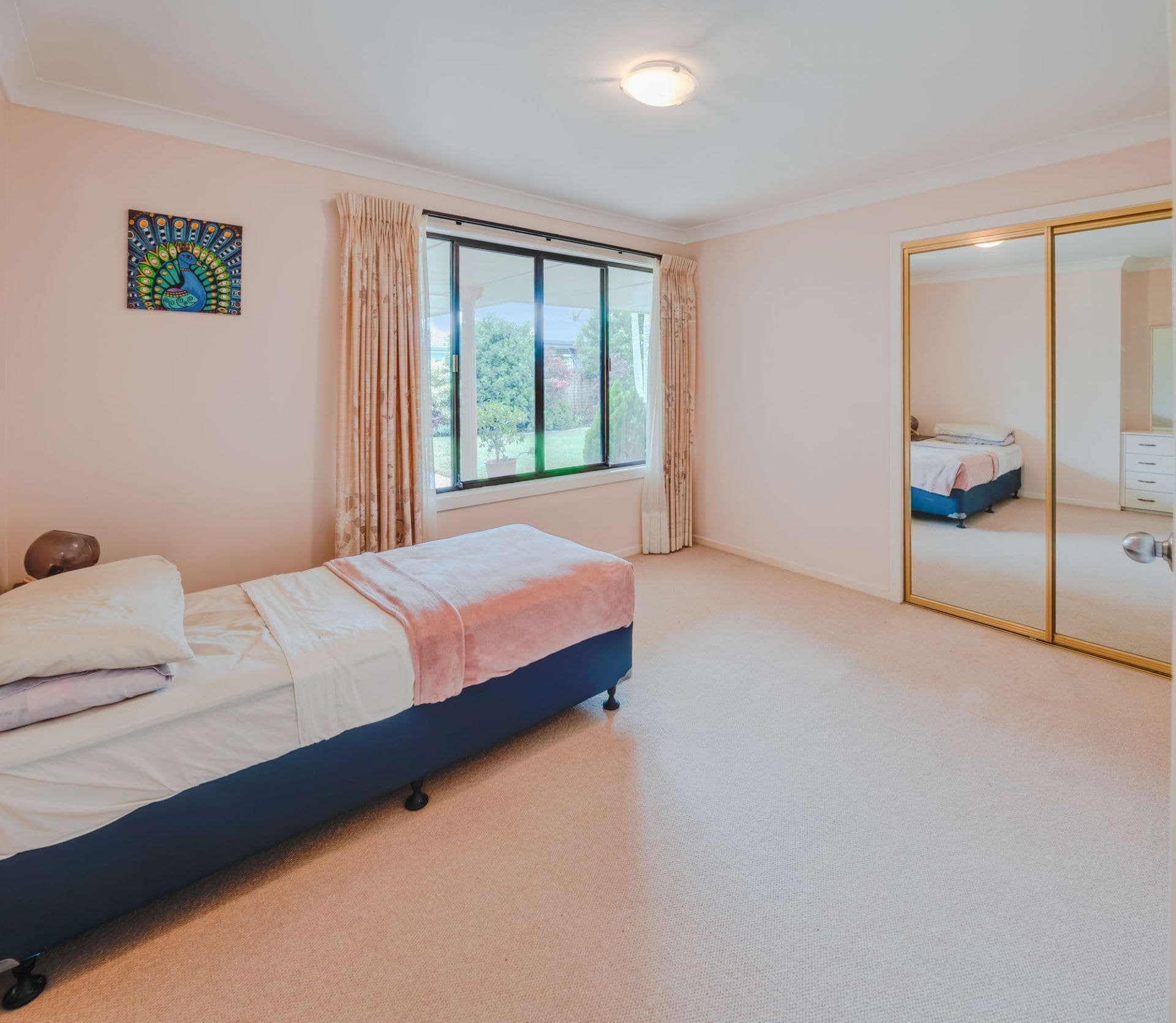 27 Weatherly Avenue, Mermaid Waters - Image 1