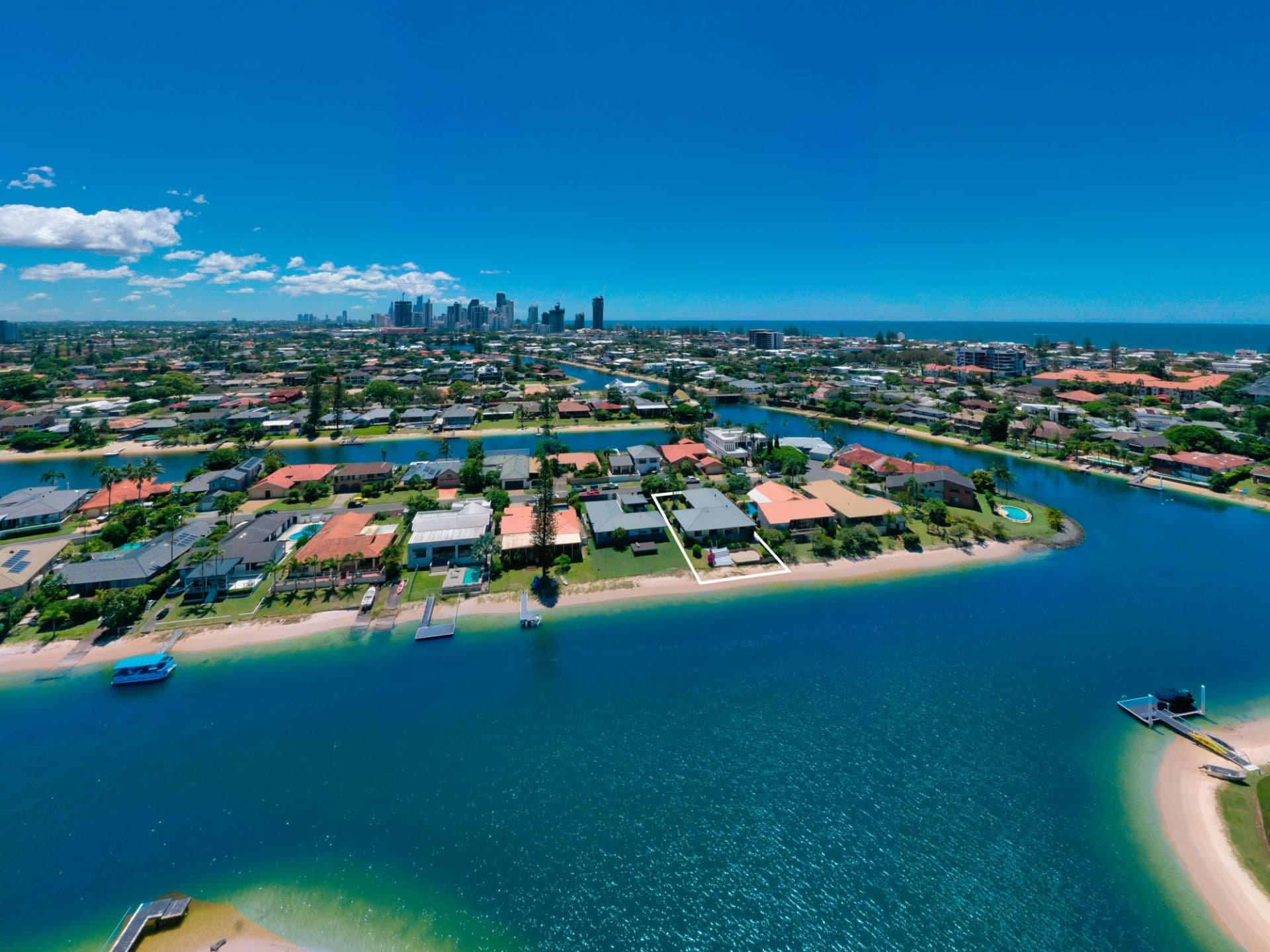 27 Weatherly Avenue, Mermaid Waters - Thumbnail 3