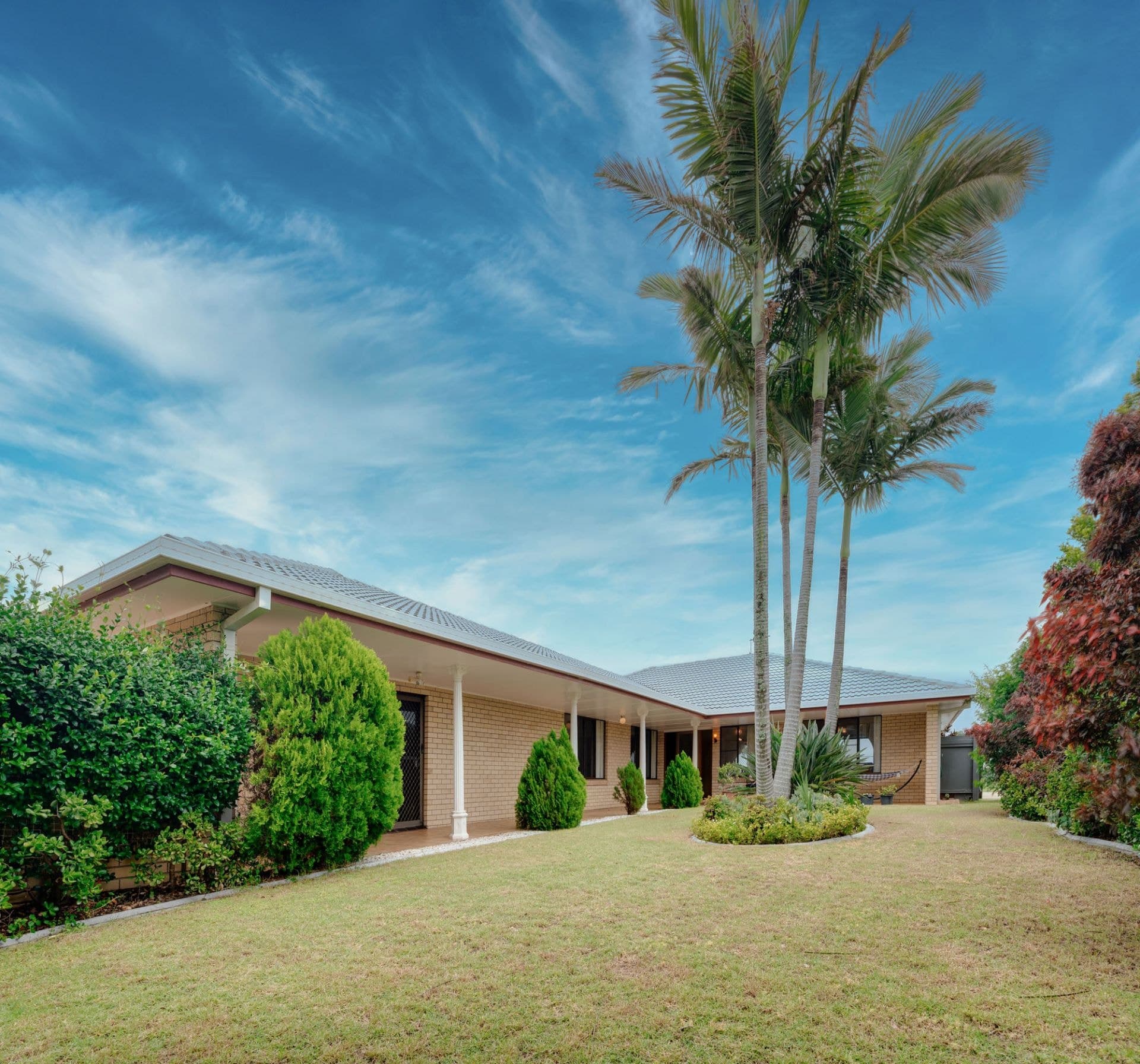 27 Weatherly Avenue, Mermaid Waters - Thumbnail 5