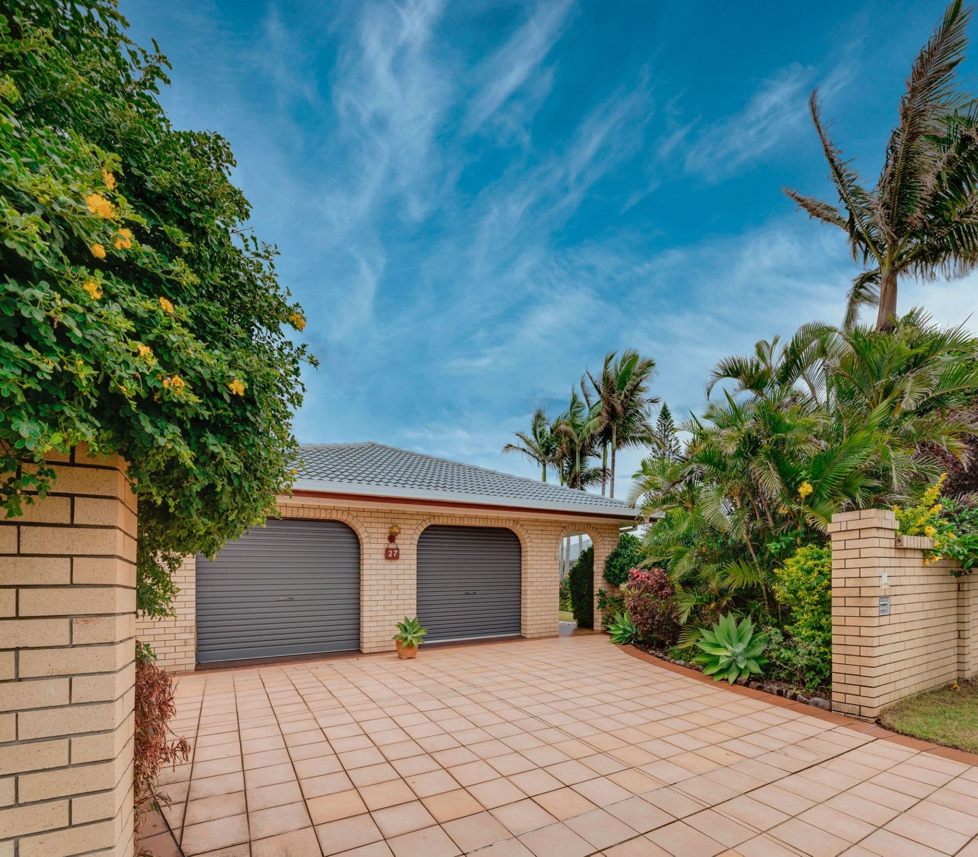 27 Weatherly Avenue, Mermaid Waters - Thumbnail 7