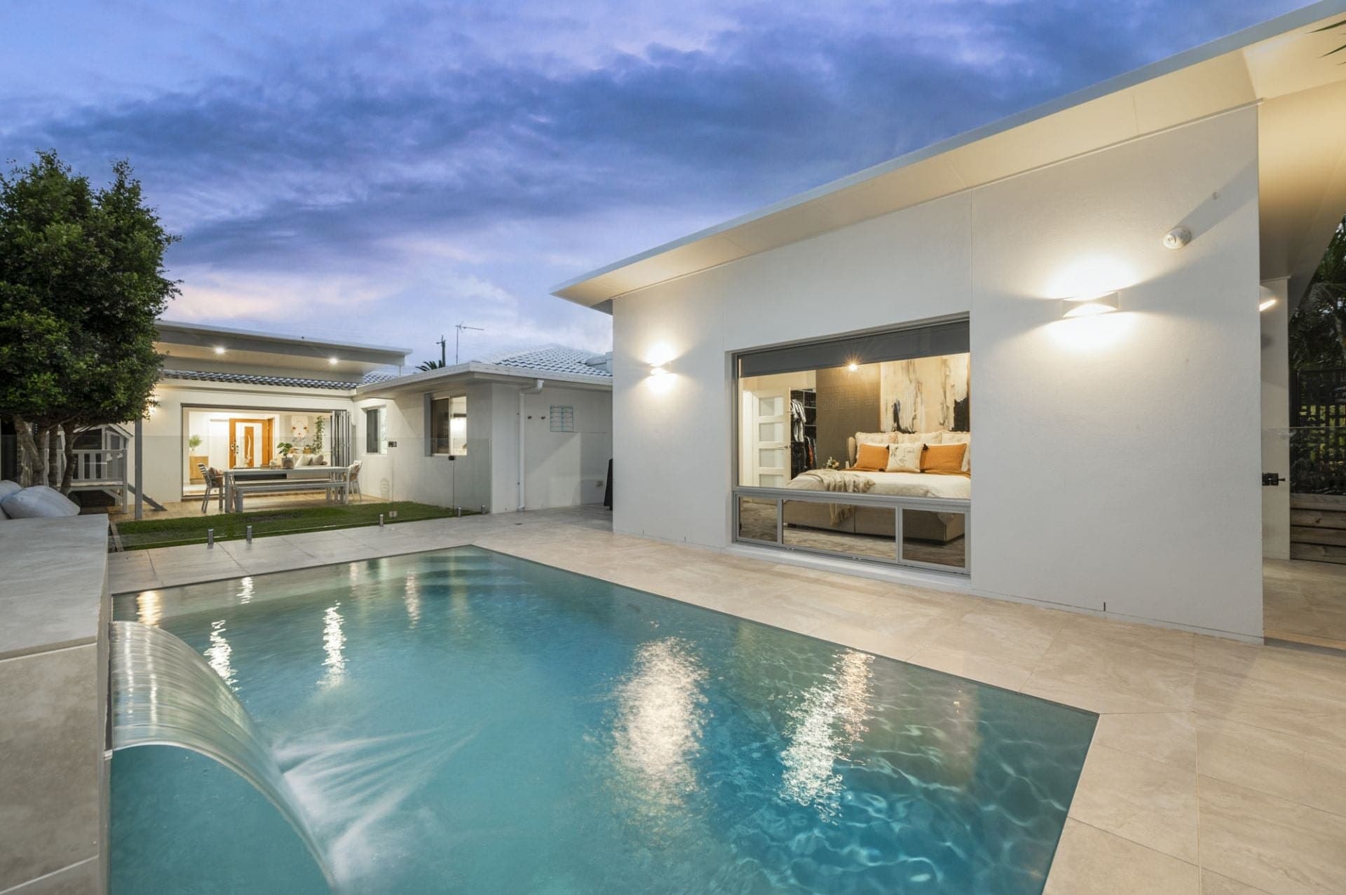 13 Salerno Street, Isle Of Capri - Thumbnail 2