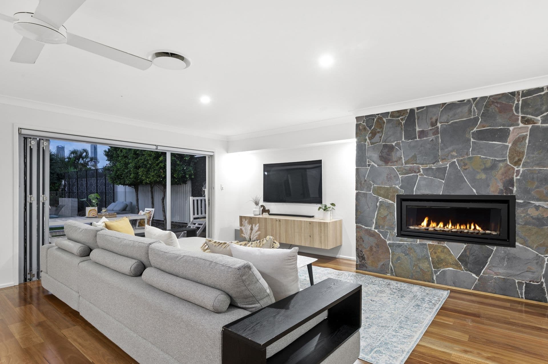 13 Salerno Street, Isle Of Capri - Thumbnail 4
