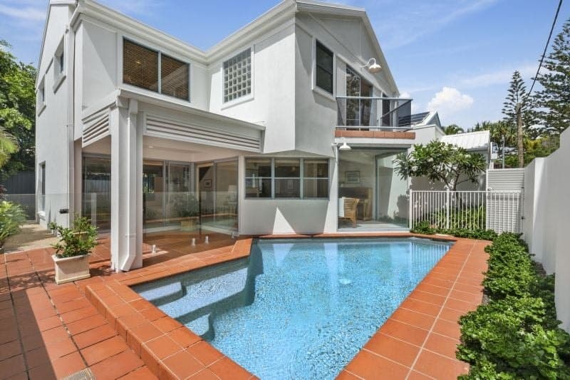 1/104 Hedges Avenue, Mermaid Beach - Thumbnail 2