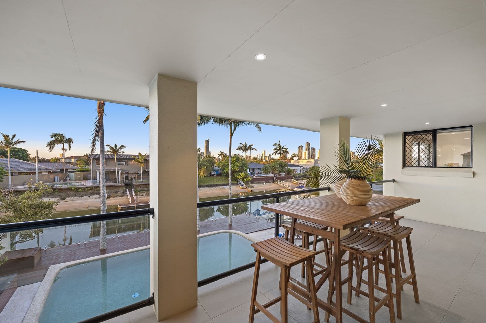 13 Poinciana Boulevard, Broadbeach Waters - Thumbnail 5