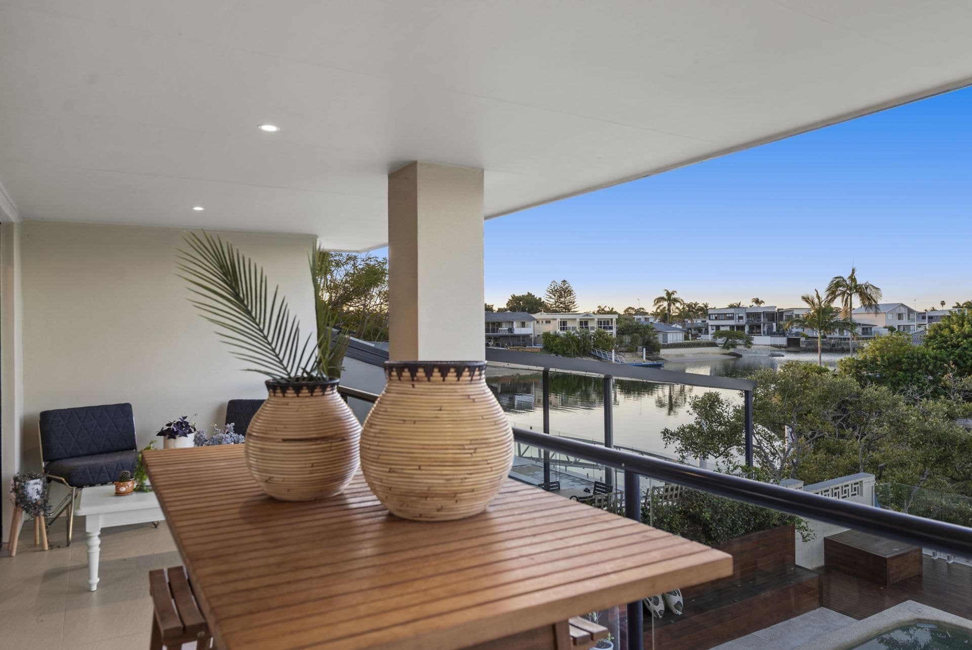 13 Poinciana Boulevard, Broadbeach Waters - Thumbnail 7