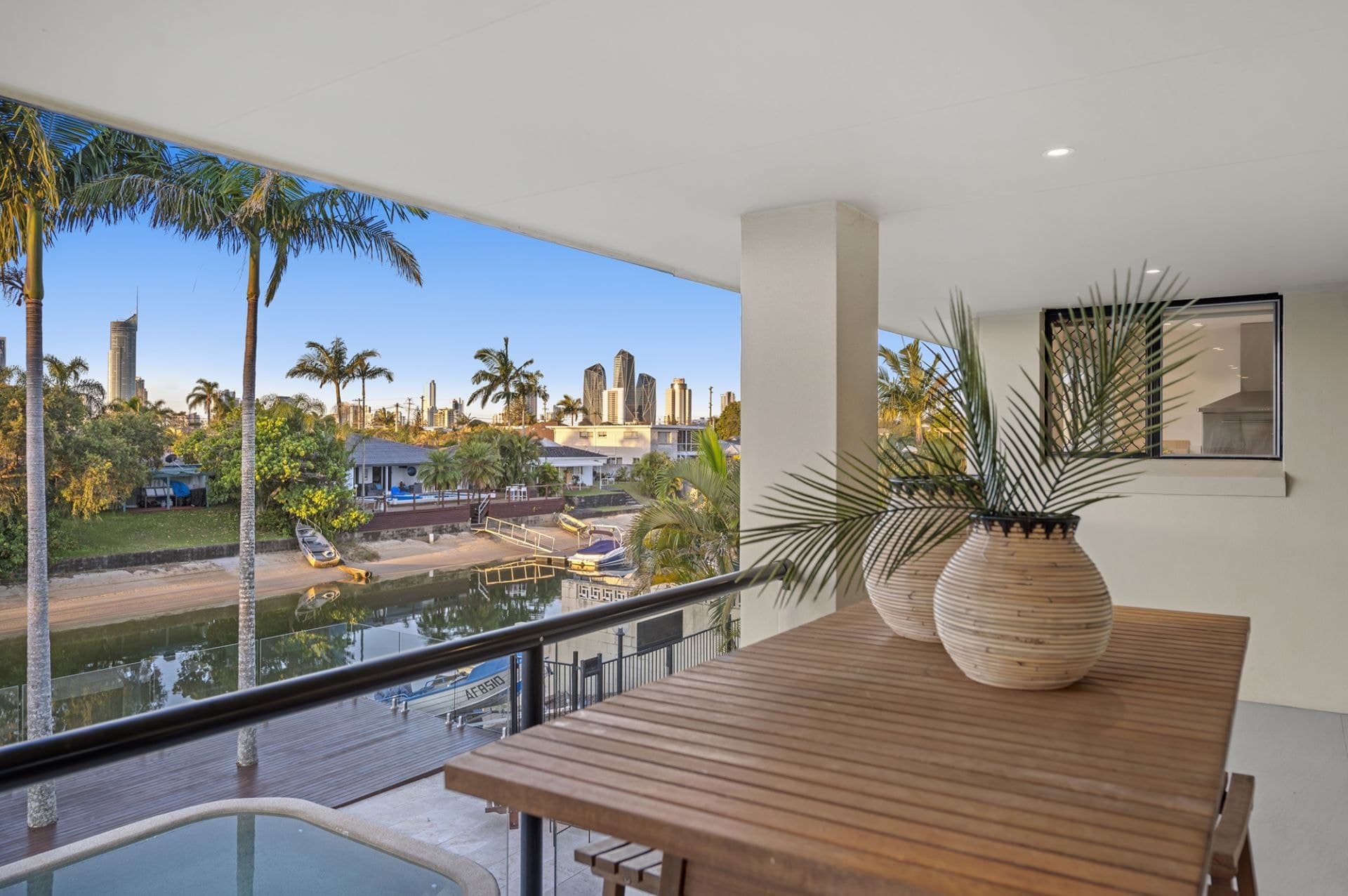 13 Poinciana Boulevard, Broadbeach Waters - Thumbnail 8