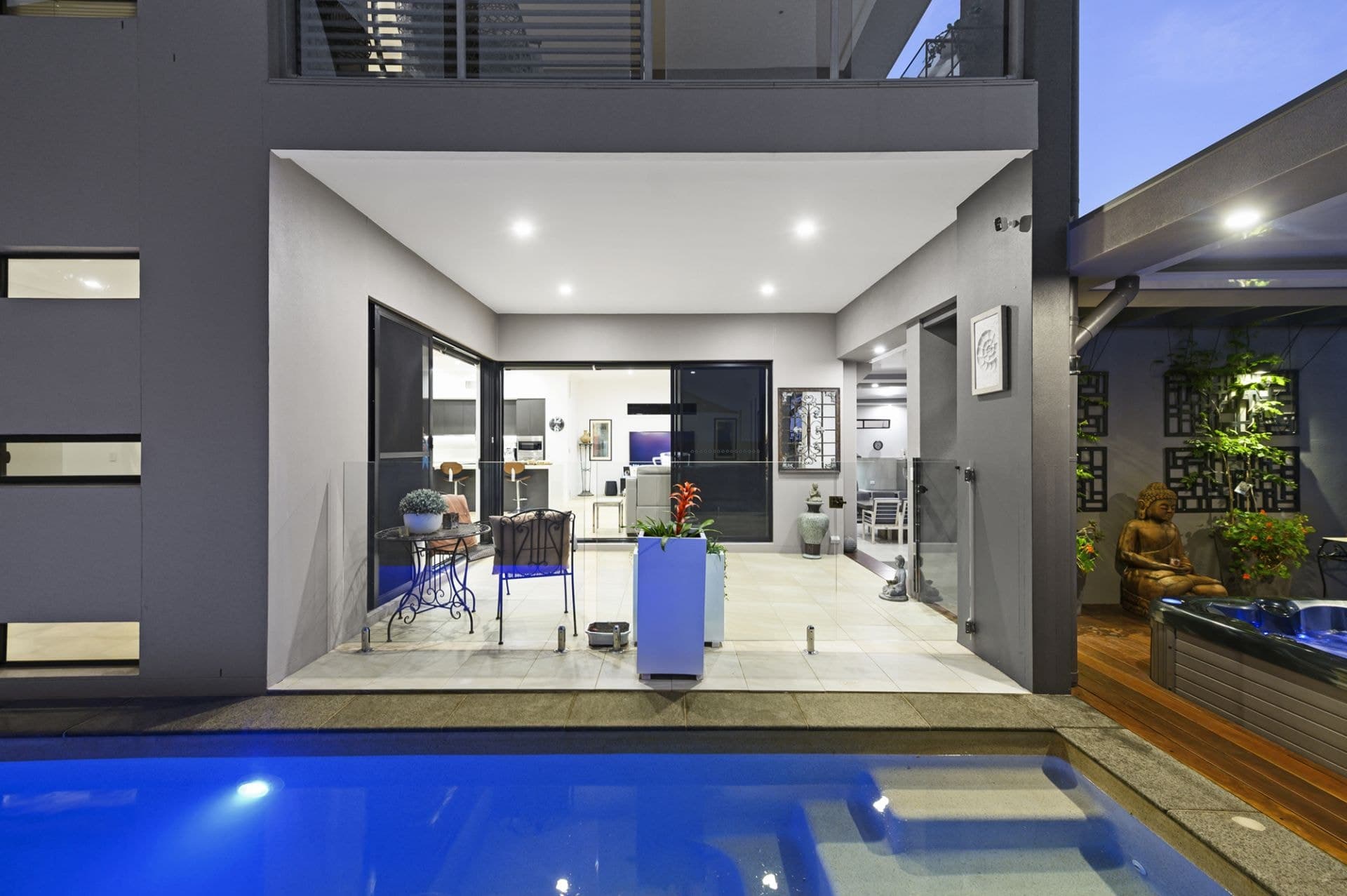 124 Sir Bruce Small Boulevard, Benowa Waters - Thumbnail 6