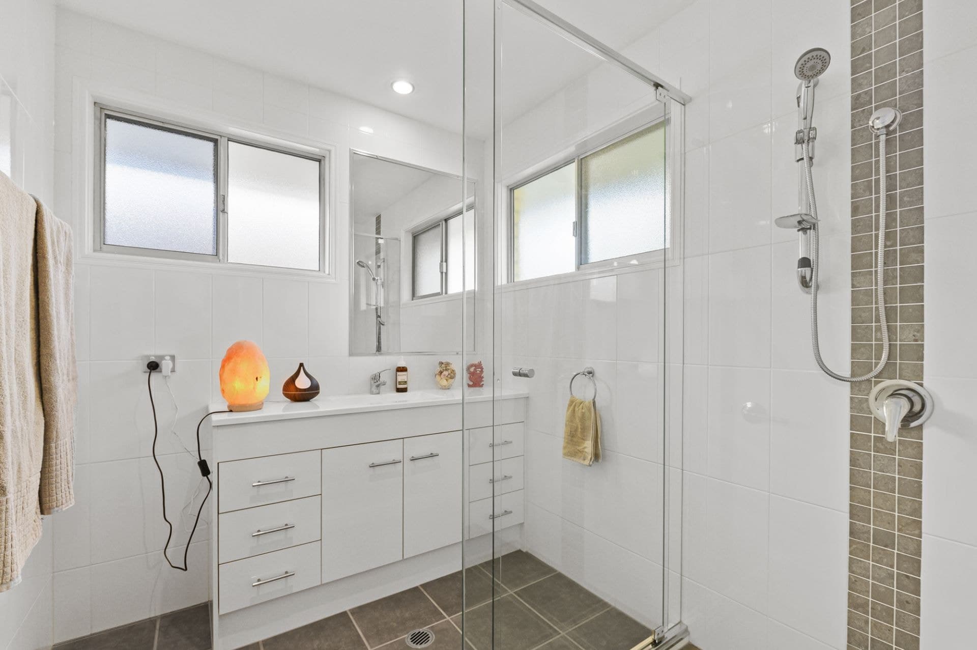 44 Howard Street, Runaway Bay - Thumbnail 5