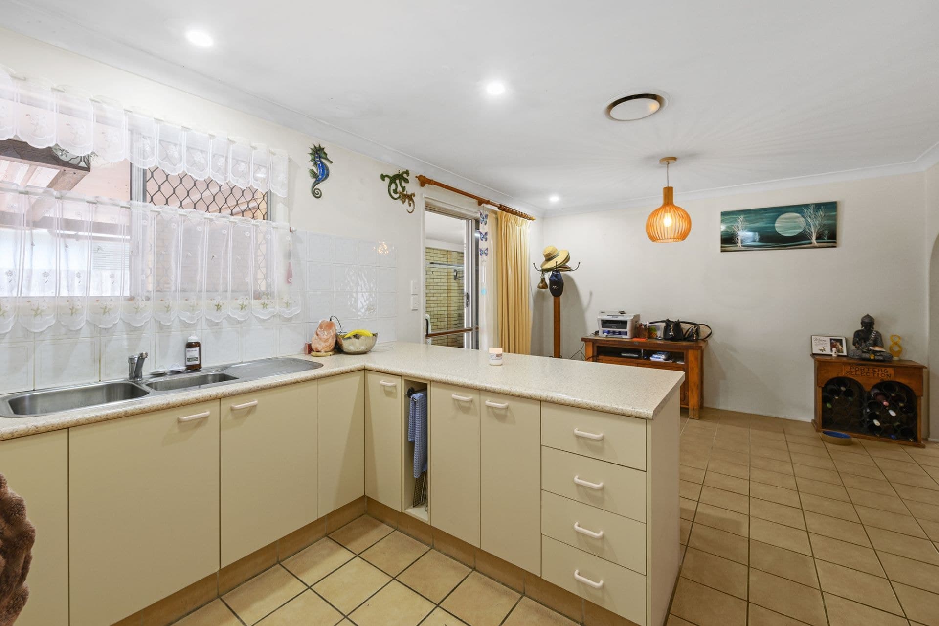 44 Howard Street, Runaway Bay - Thumbnail 8
