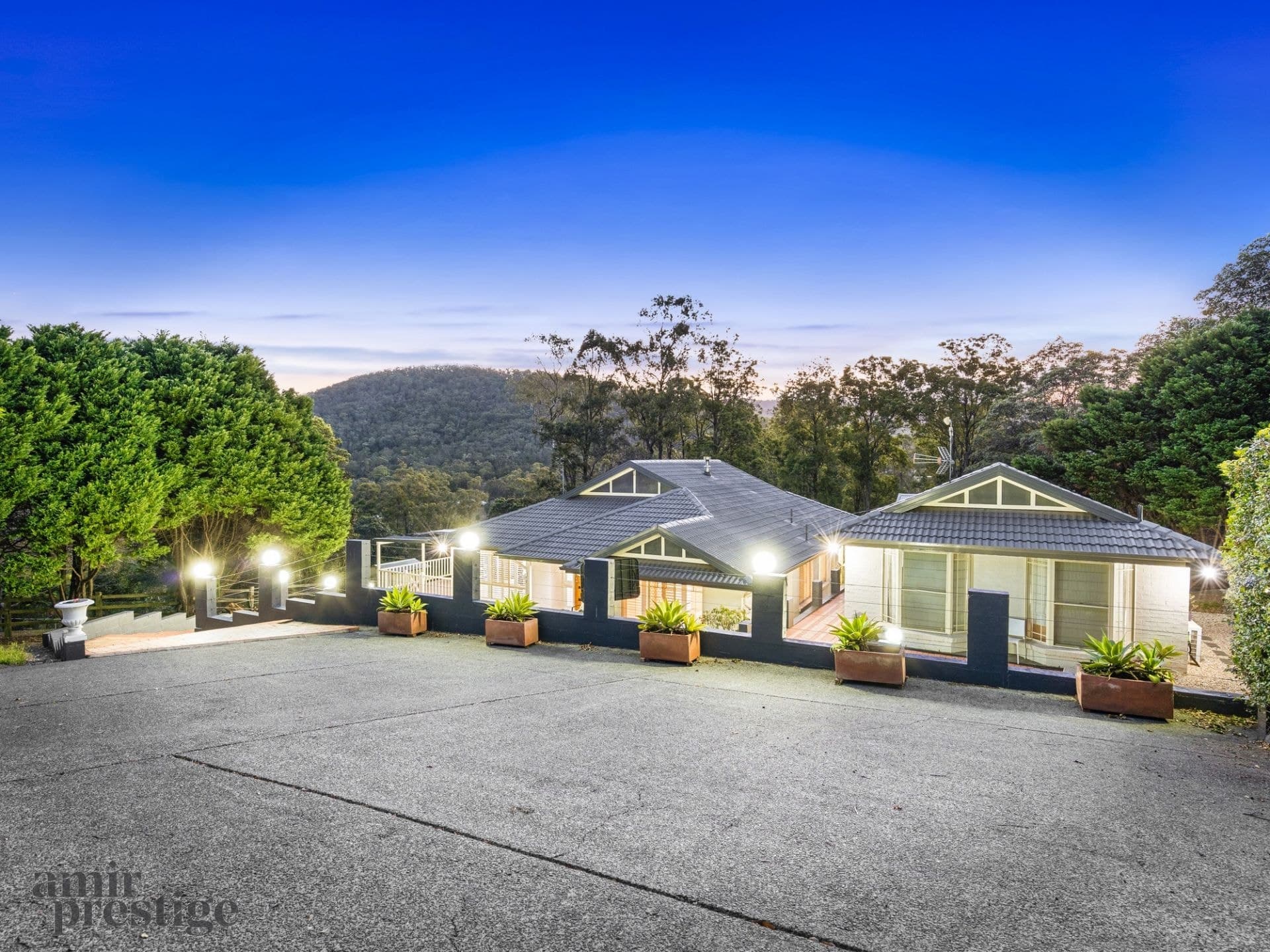 102 Crest Hill Drive, Wongawallan - Image 1