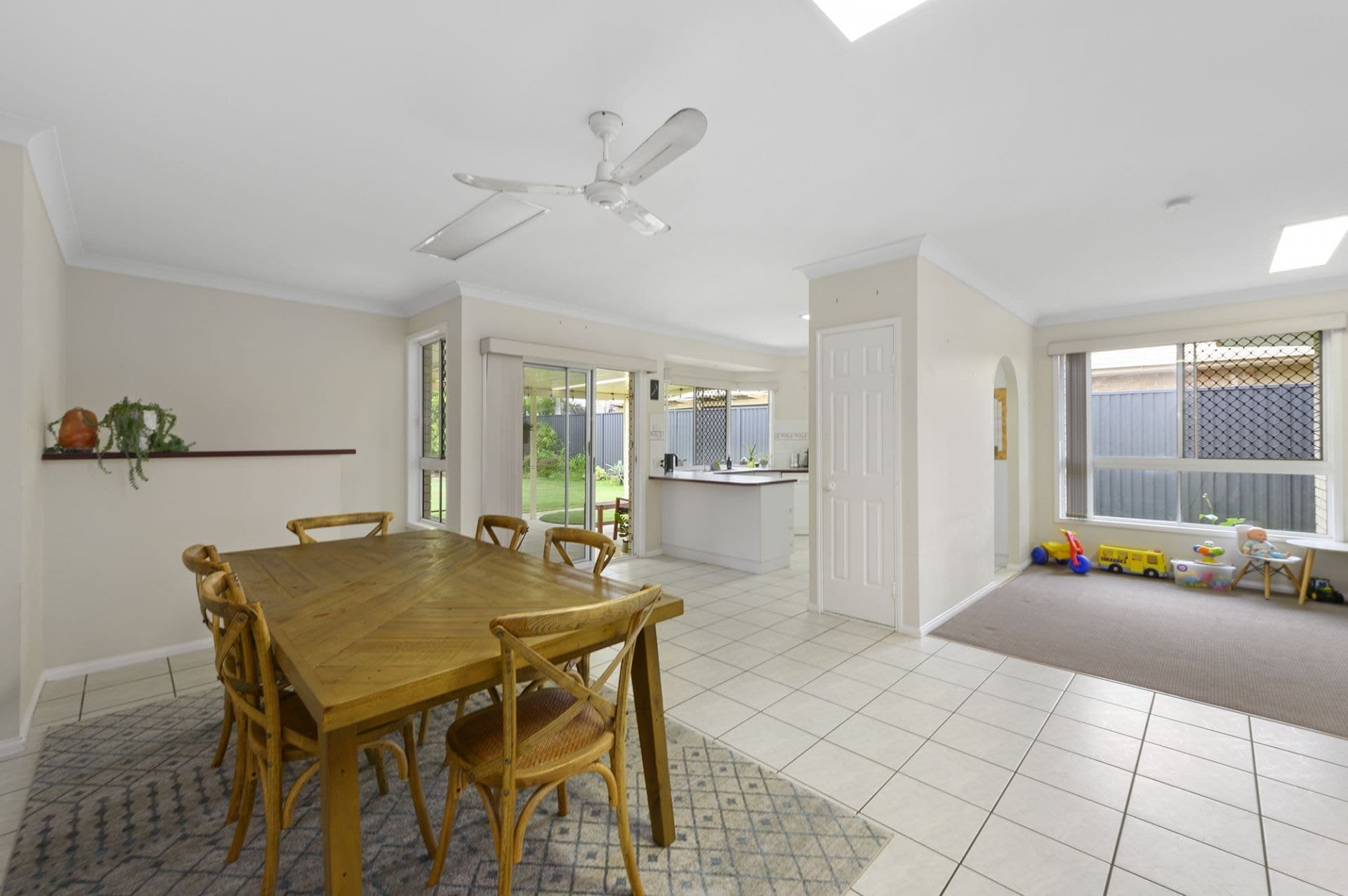 109 Monterey Keys Drive, Helensvale - Thumbnail 5
