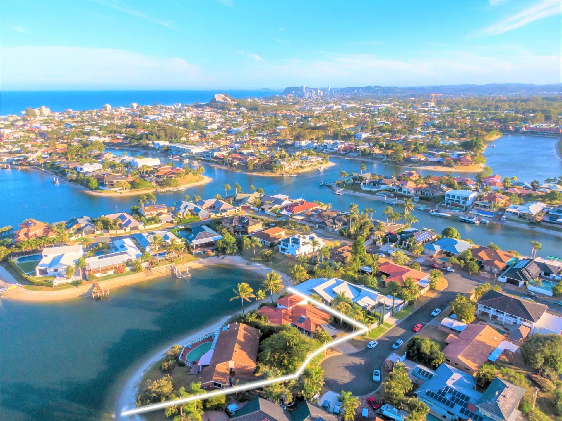 5 La France Court, Mermaid Waters - Thumbnail 2