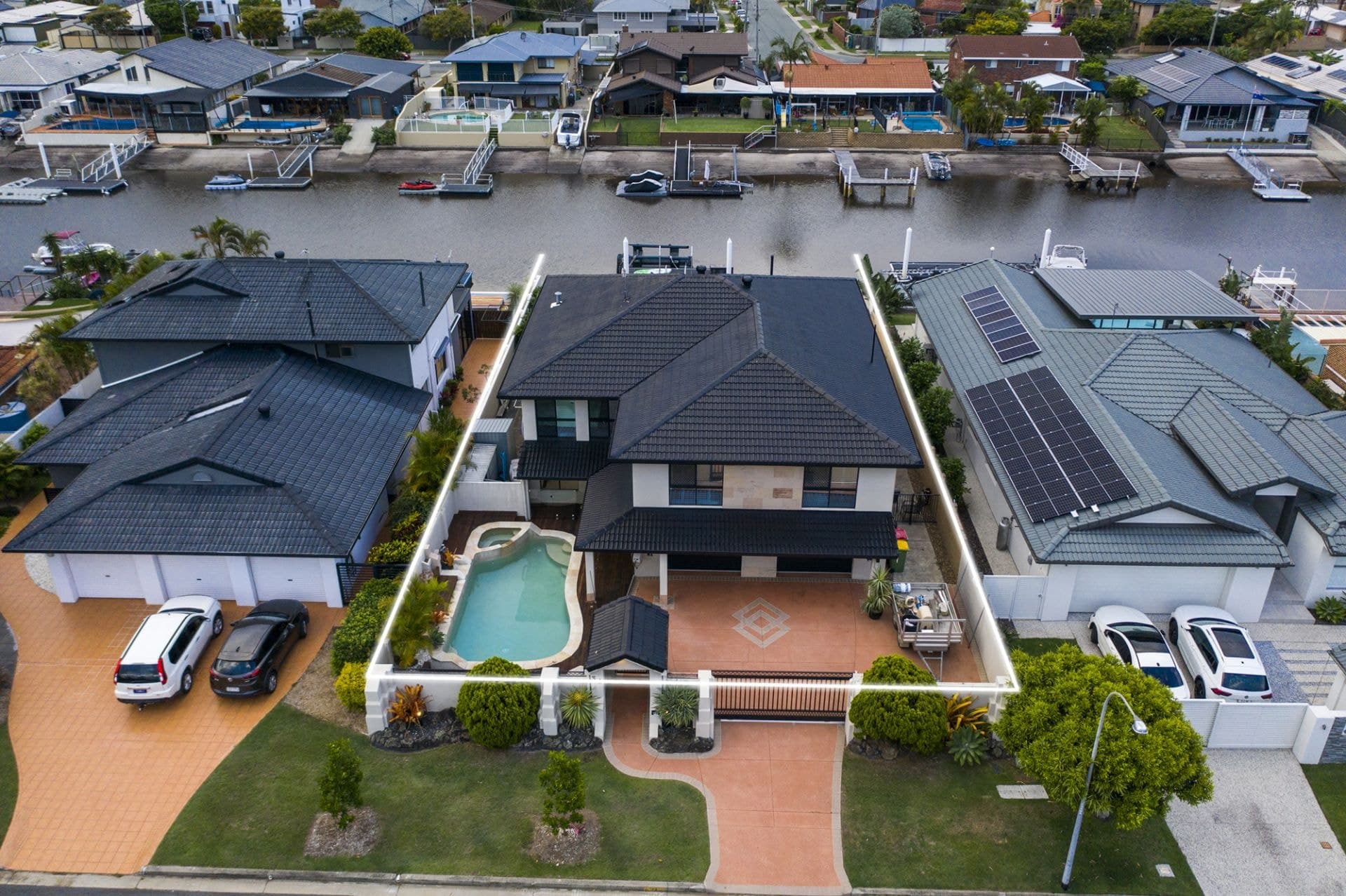 34 Walter Raleigh Crescent, Hollywell - Image 1