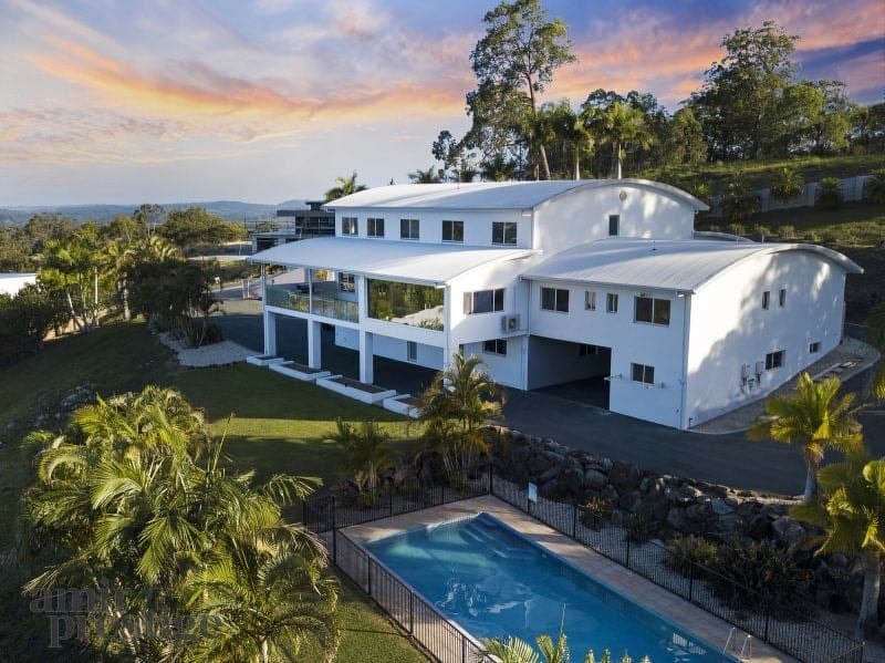 328 Chesterfield Drive, Bonogin - Thumbnail 2