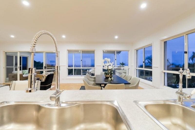 328 Chesterfield Drive, Bonogin - Thumbnail 4