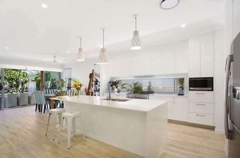 22 Peerless Avenue, Mermaid Beach - Thumbnail 6