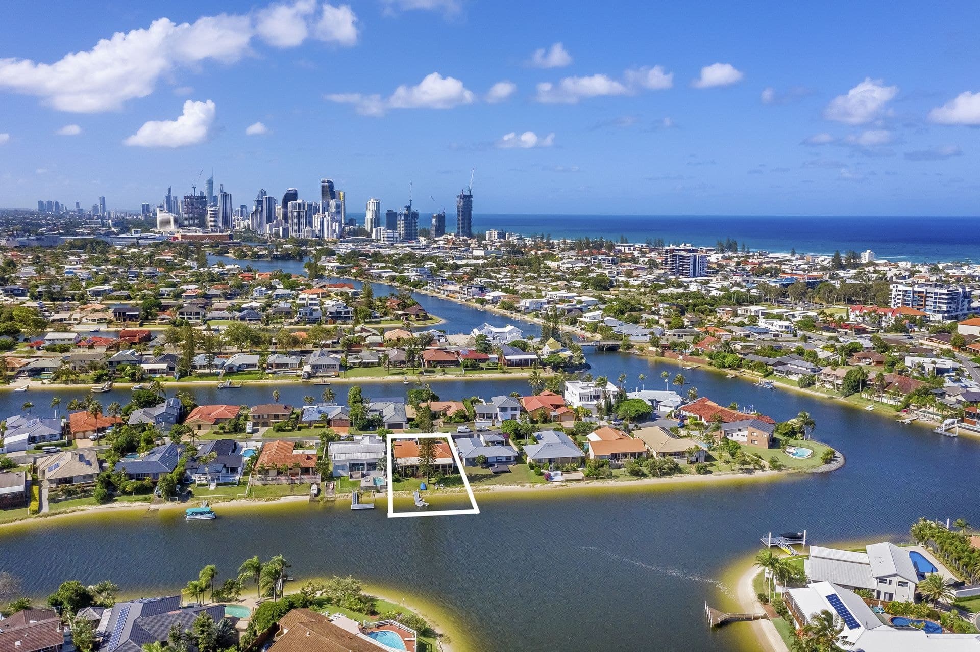 23 Weatherly Avenue, Mermaid Waters - Thumbnail 2