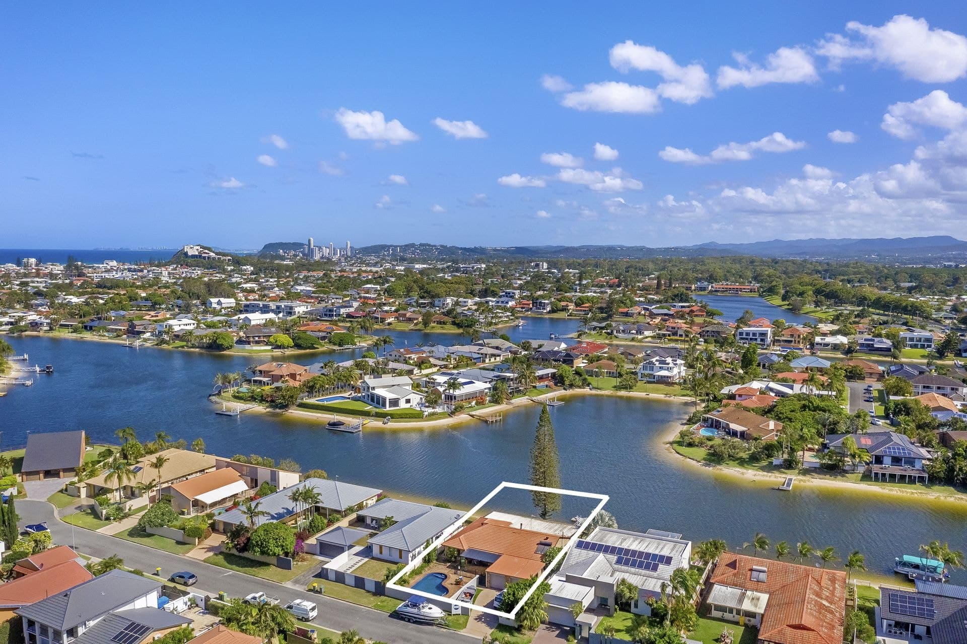 23 Weatherly Avenue, Mermaid Waters - Thumbnail 3