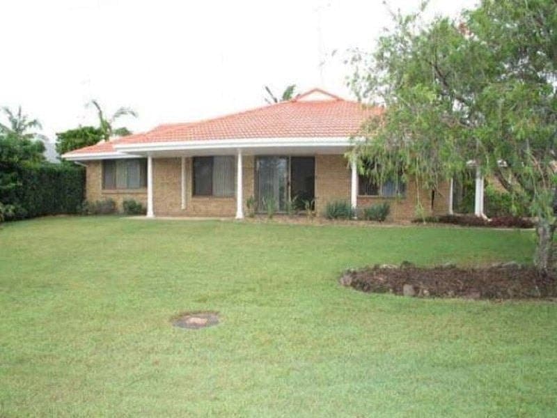 38 Intrepid Drive, Mermaid Waters - Thumbnail 2