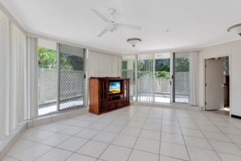3/15 Brighton Street, Biggera Waters - Thumbnail 2