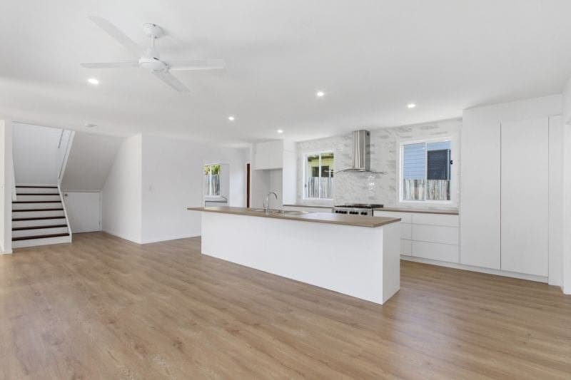 1 Schilling Avenue, Southport - Thumbnail 3