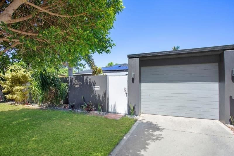 124 Savoy Drive, Broadbeach Waters - Image 1
