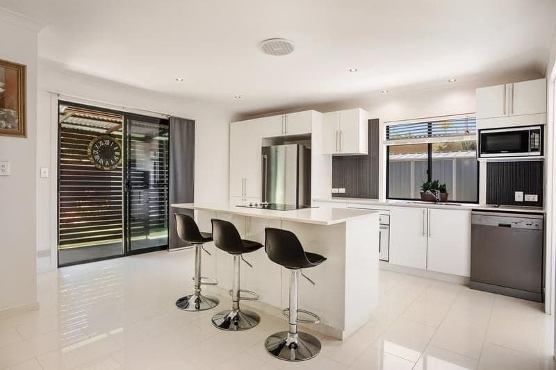124 Savoy Drive, Broadbeach Waters - Thumbnail 5