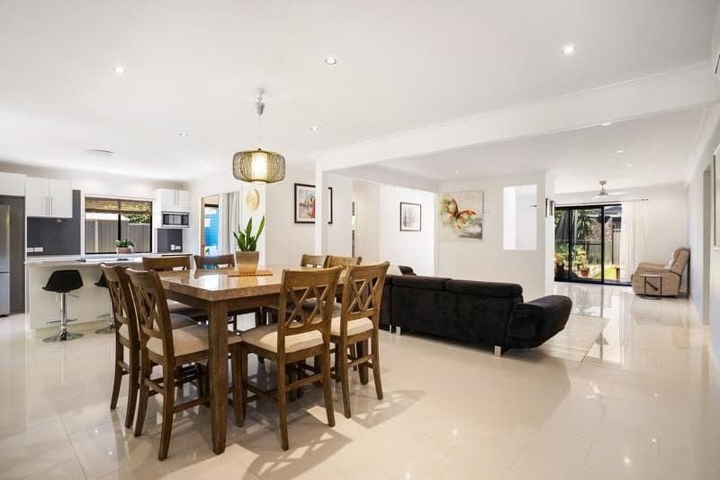 124 Savoy Drive, Broadbeach Waters - Thumbnail 6