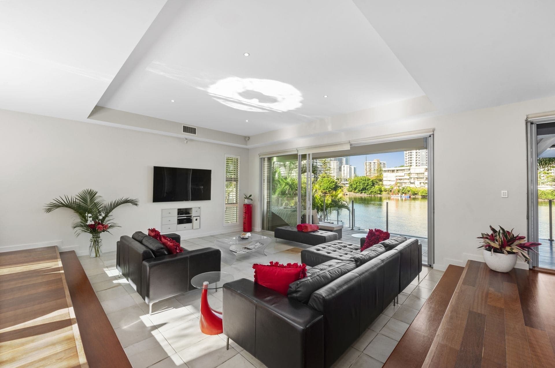 26 Amalfi Drive, Isle Of Capri - Thumbnail 4