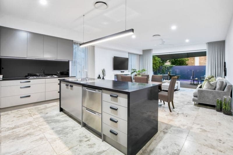 1/23 Illawong Street, Chevron Island - Thumbnail 2