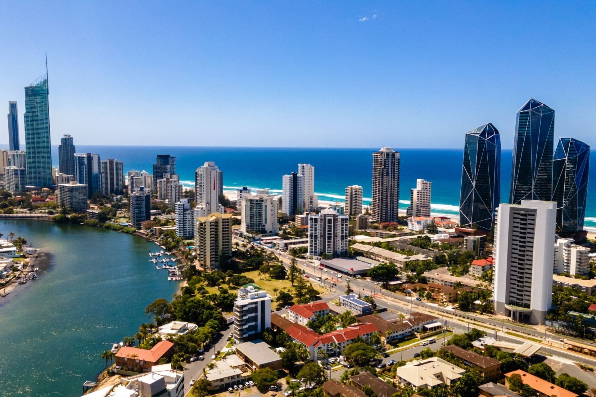 31/6 Cannes Avenue, Surfers Paradise - Thumbnail 2