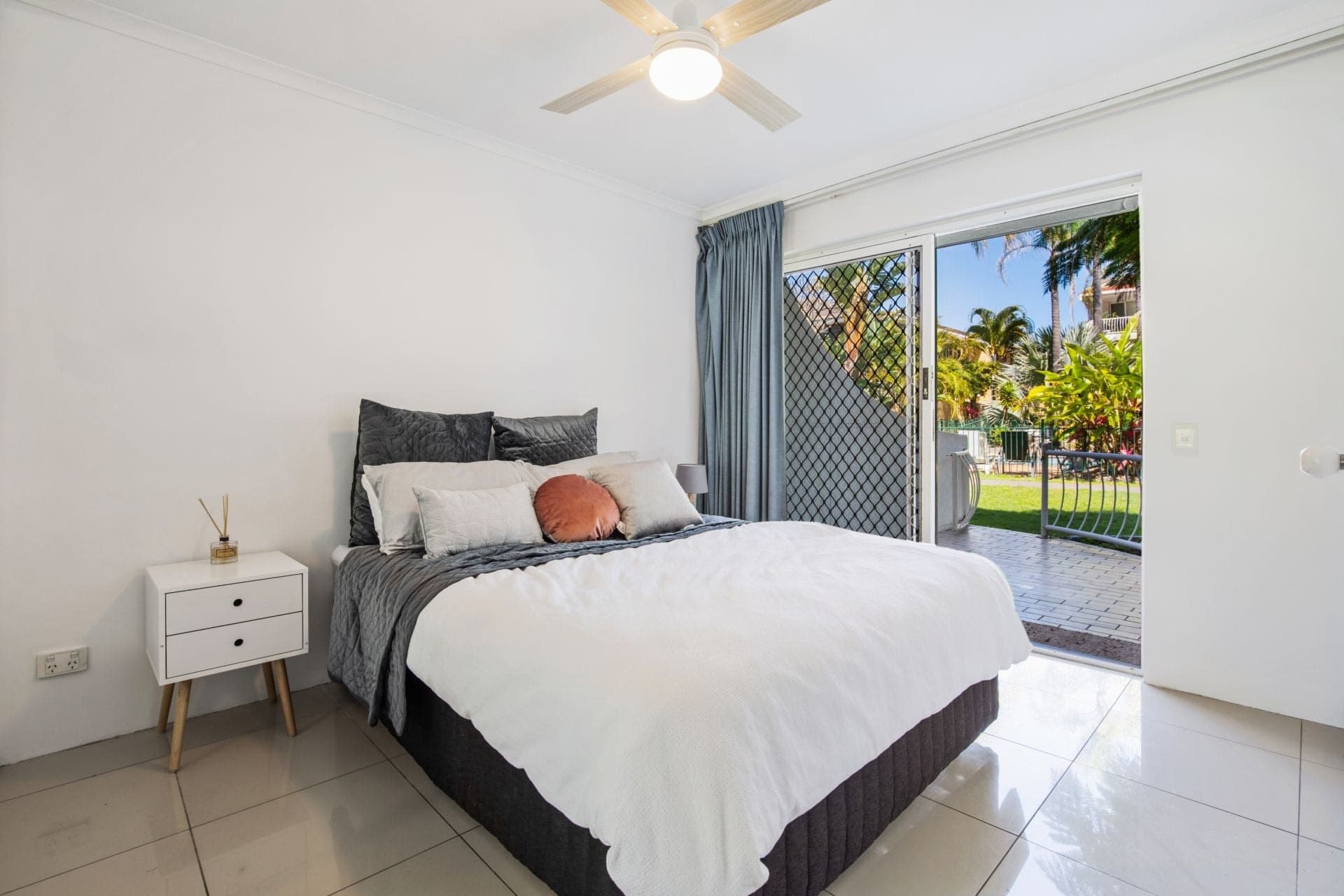 31/6 Cannes Avenue, Surfers Paradise - Thumbnail 7