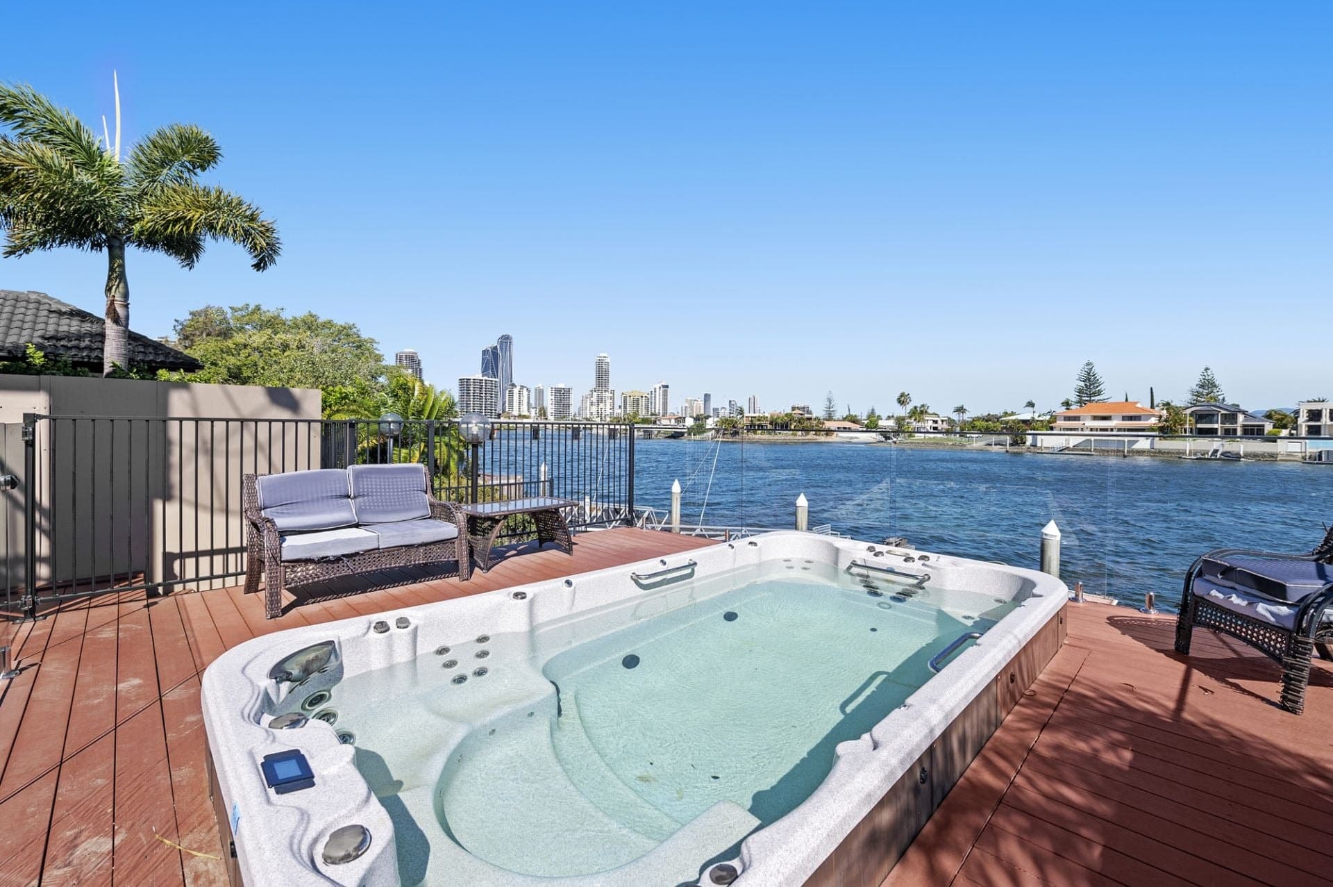2/37 Paradise Island, Surfers Paradise - Thumbnail 3