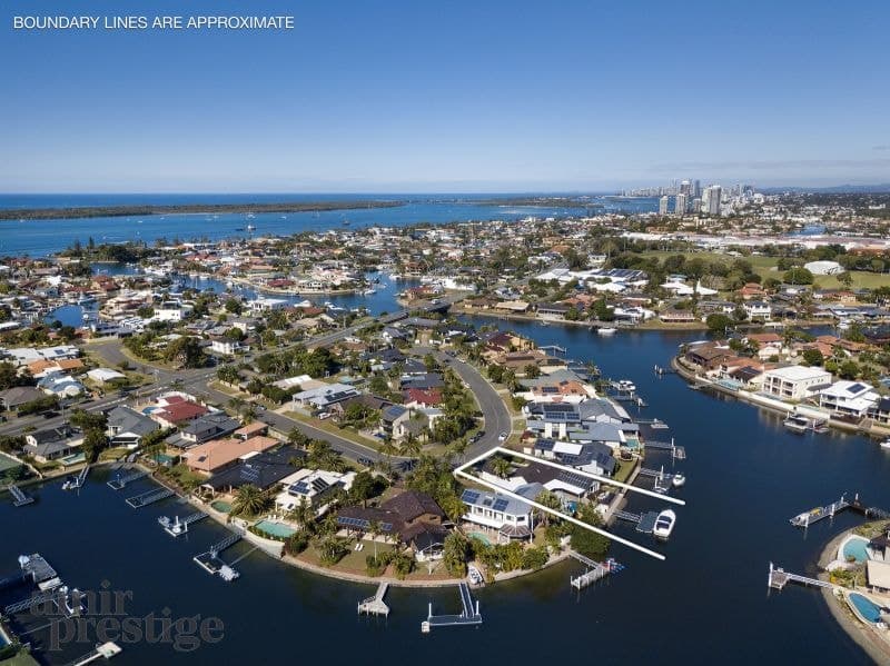 17 Kikori Crescent, Runaway Bay - Image 1