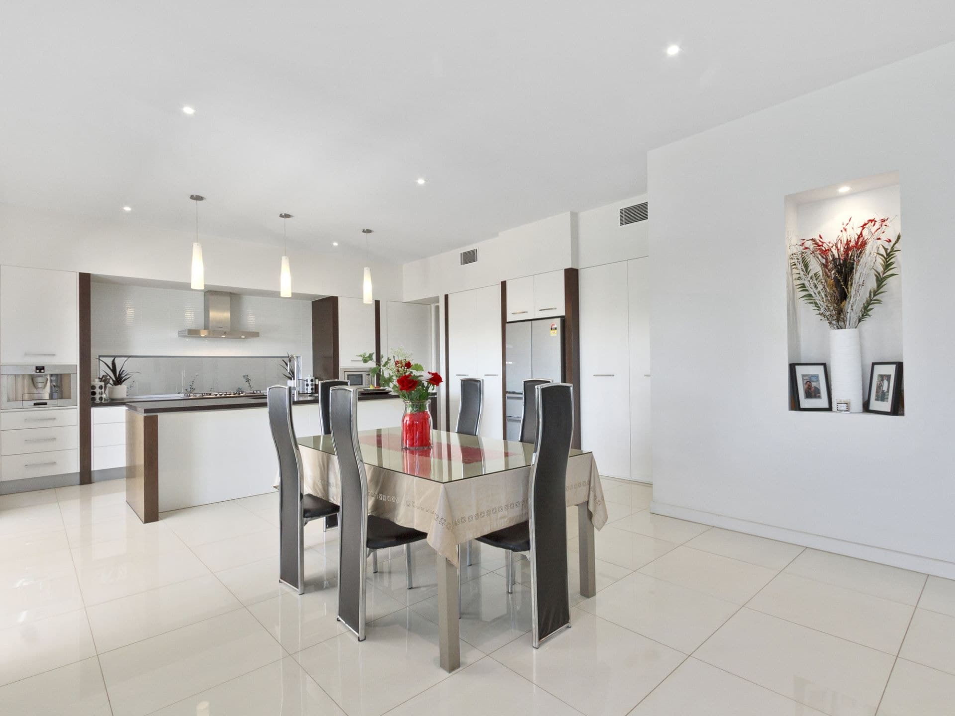 71 Compass Drive, Biggera Waters - Thumbnail 8