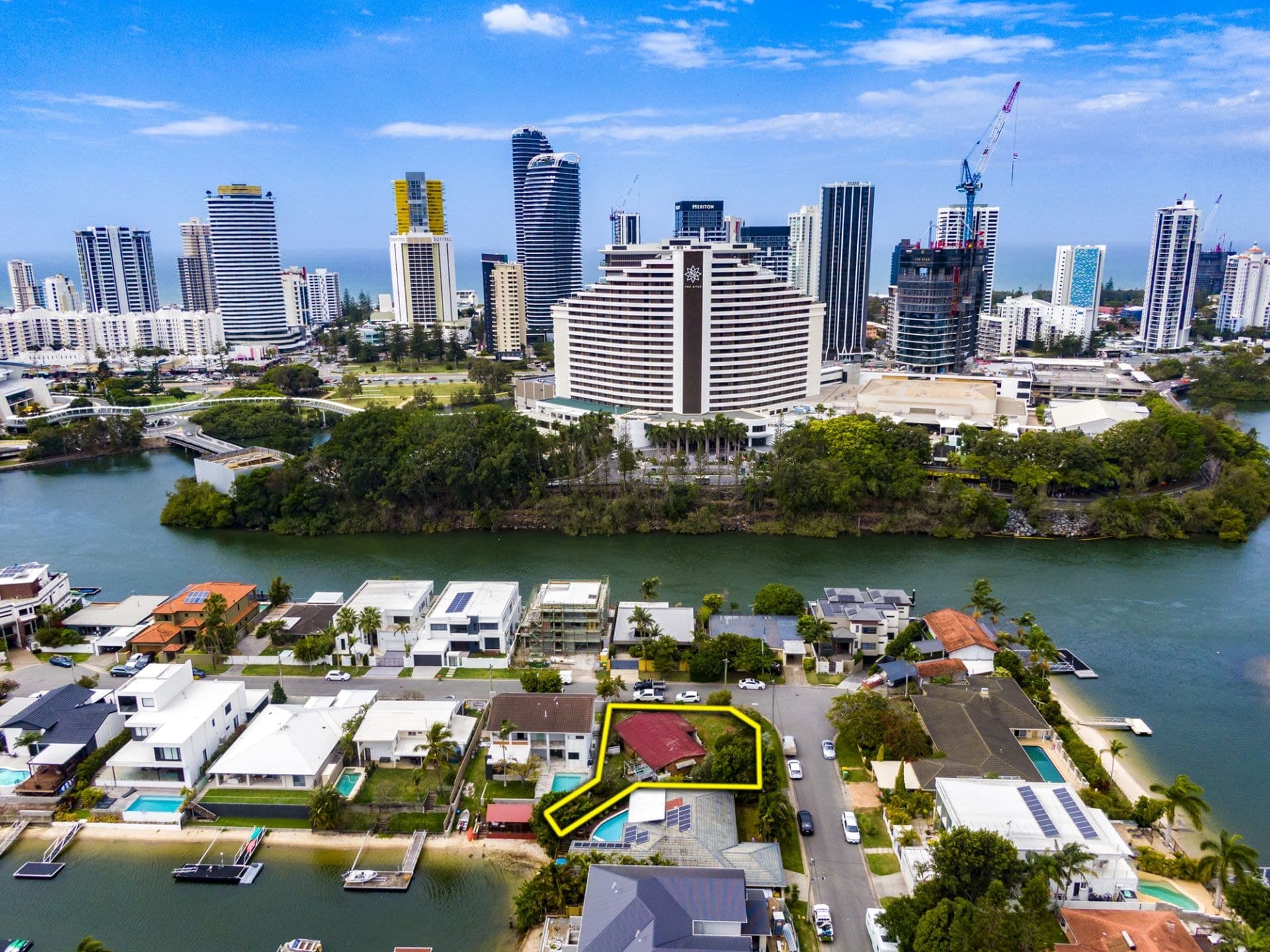 1 Lakeland Key, Broadbeach Waters - Thumbnail 4