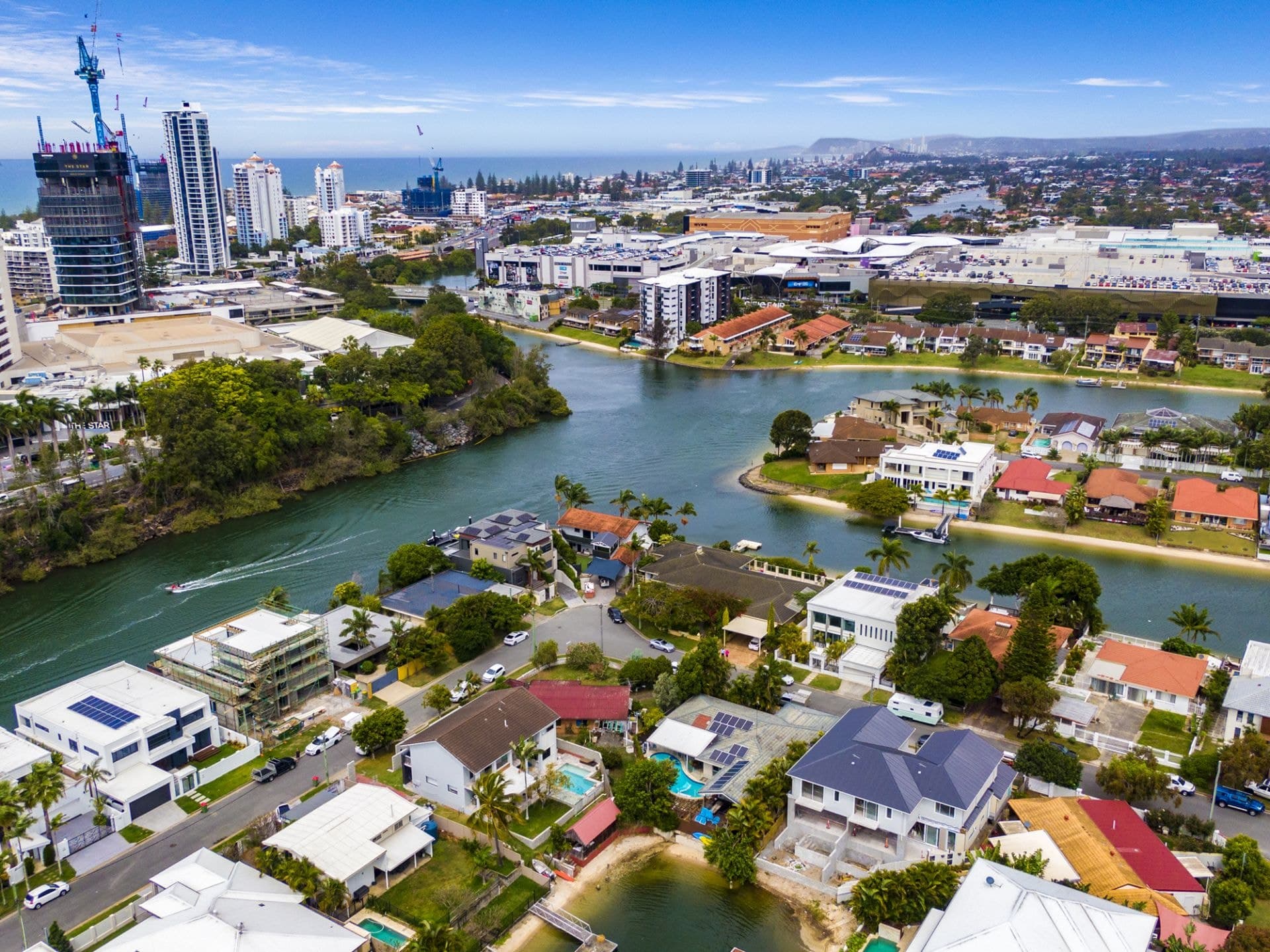 1 Lakeland Key, Broadbeach Waters - Thumbnail 6