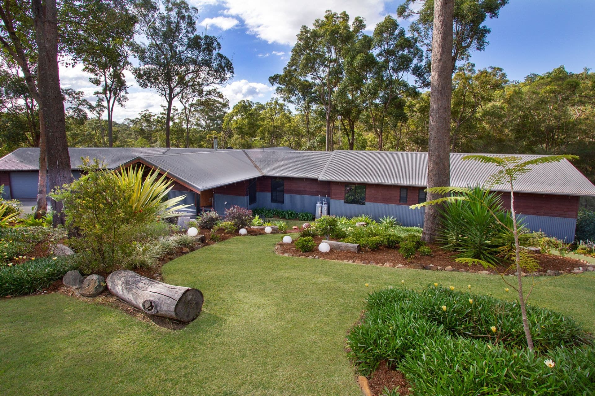 204 Carrington Road, Bonogin - Thumbnail 2