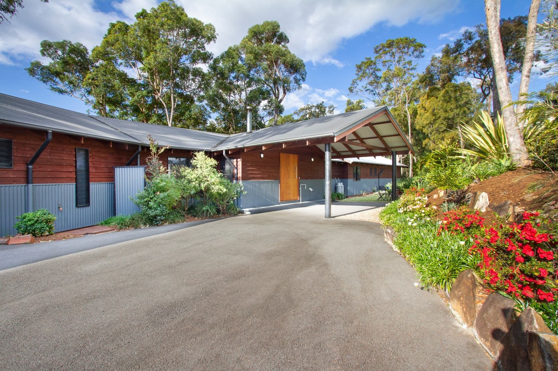 204 Carrington Road, Bonogin - Thumbnail 3