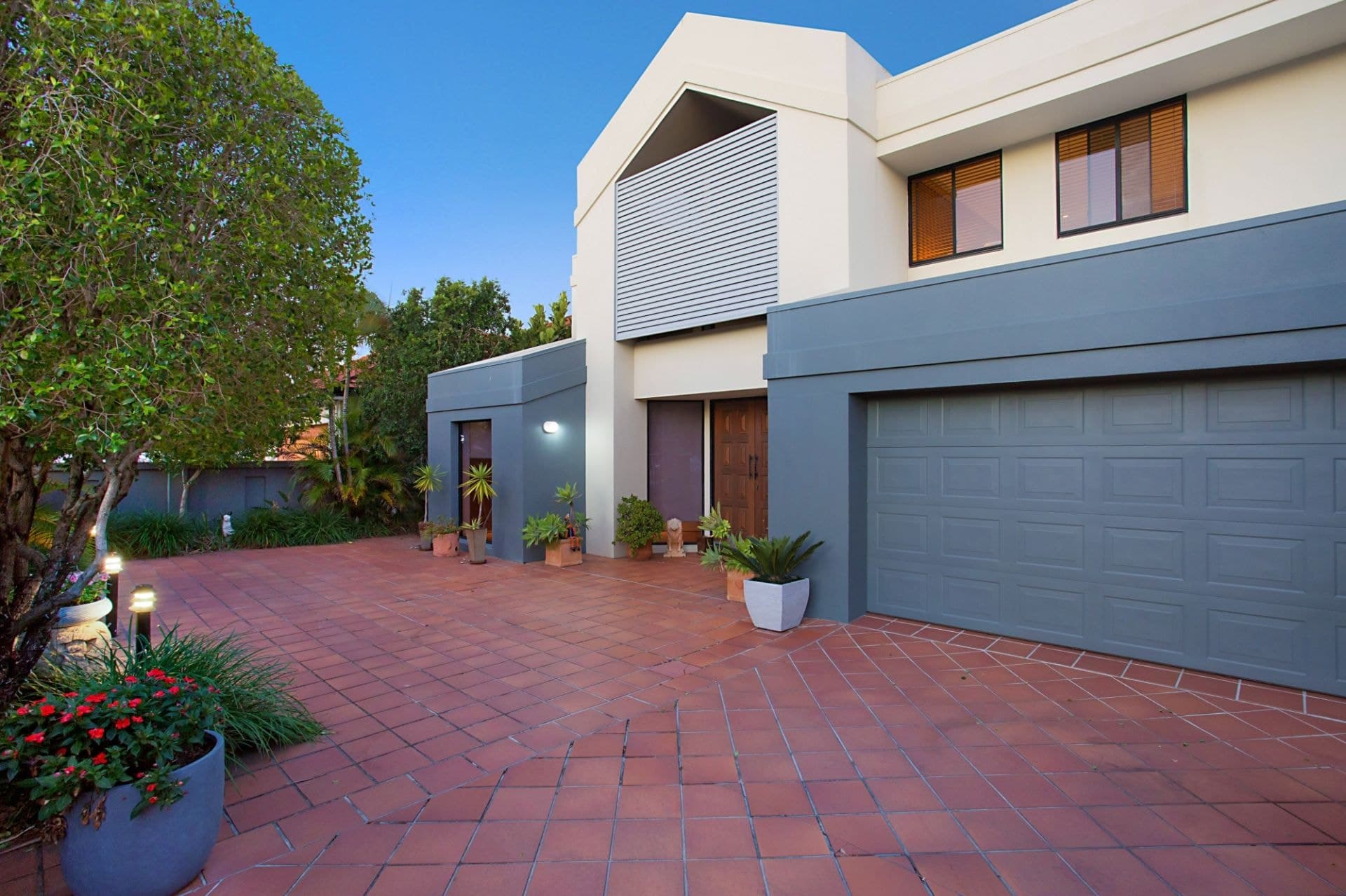 19 Buccaneer Court, Paradise Waters - Image 1
