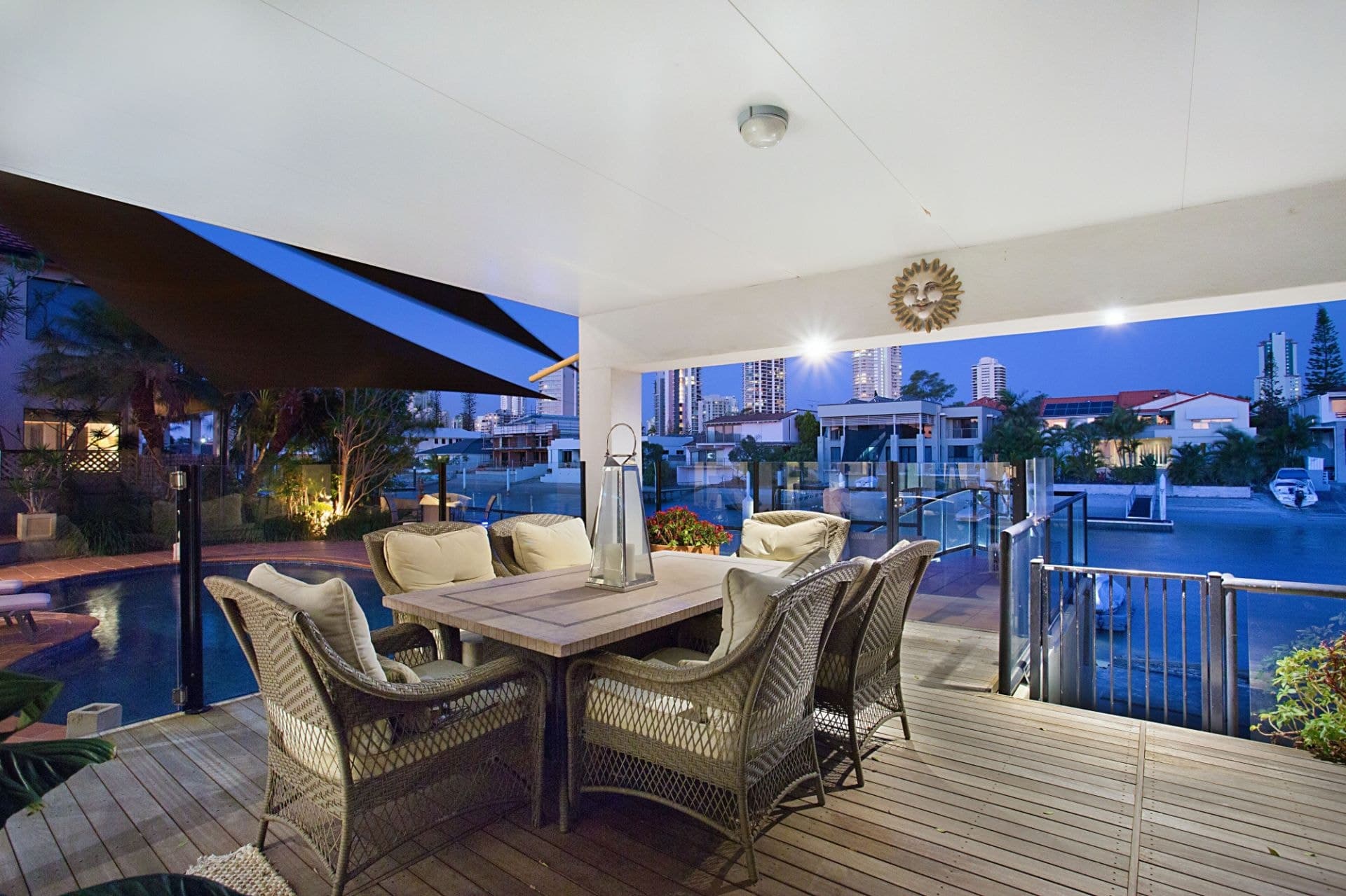 19 Buccaneer Court, Paradise Waters - Thumbnail 3