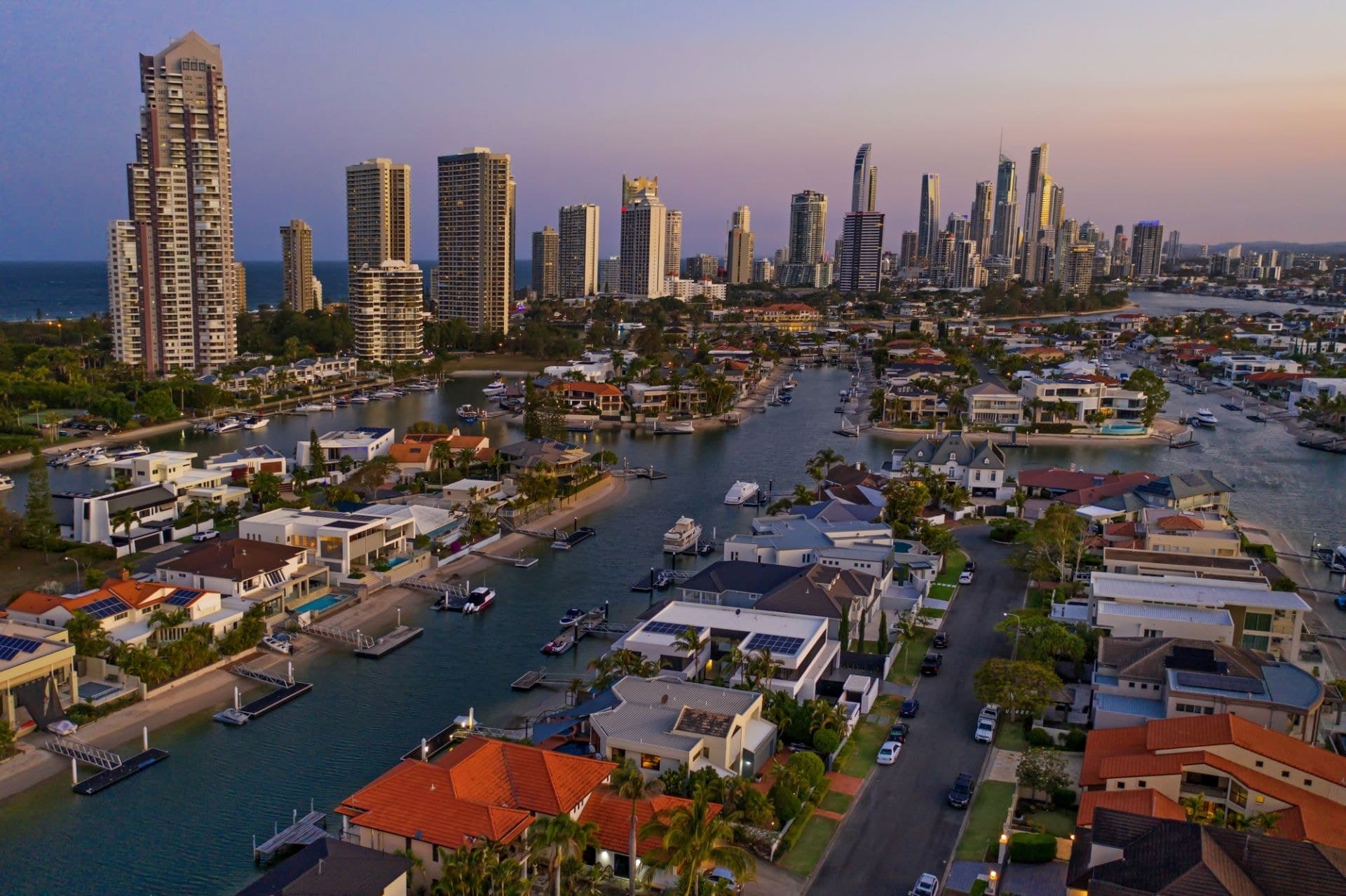 19 Buccaneer Court, Paradise Waters - Thumbnail 6